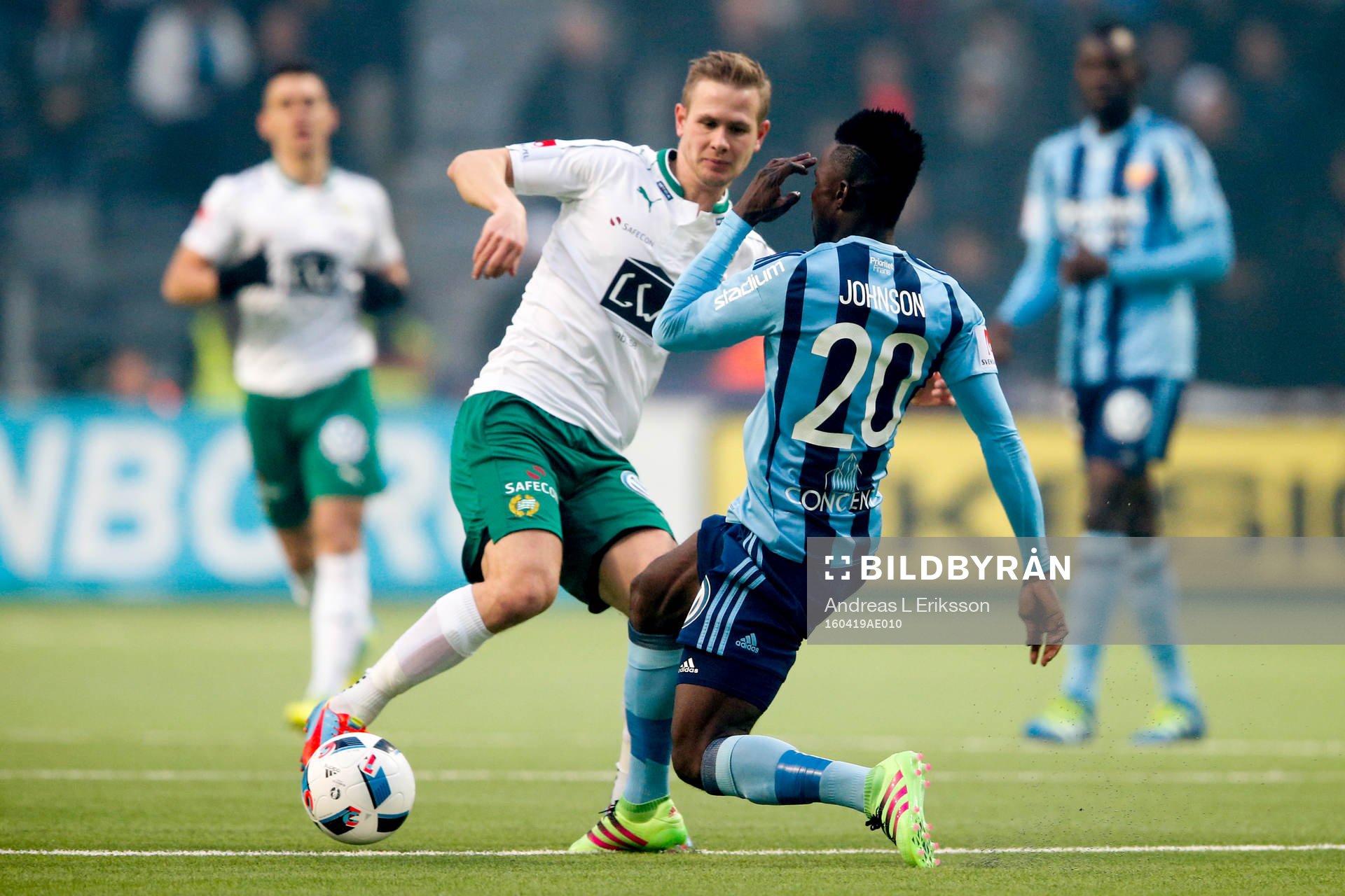 Hammarbys Erik Israelsson och Djurgårdens Sam Johnson