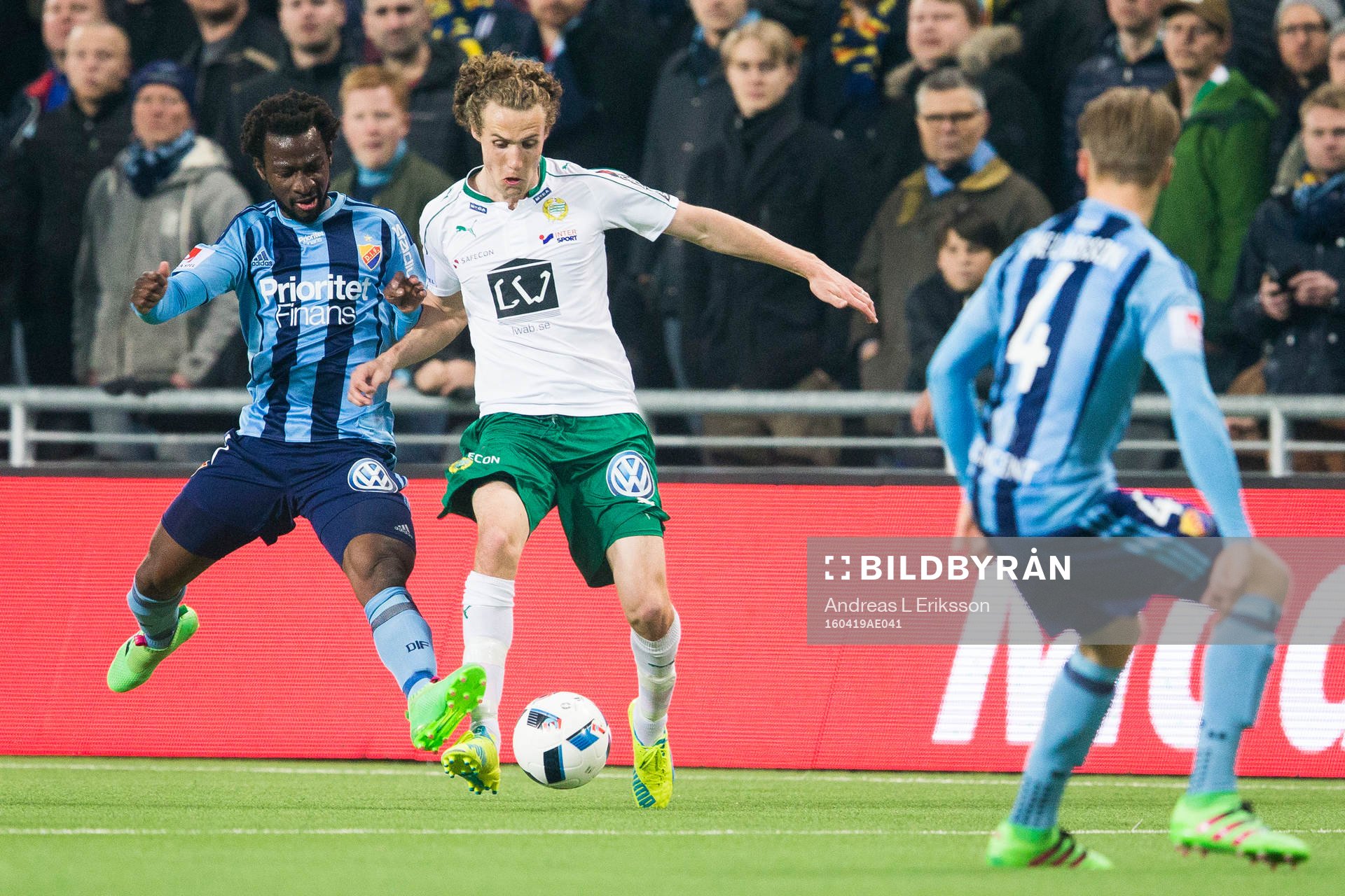 Djurgårdens Amadou Jawo och Hammarbys Fredrik Torsteinbö
