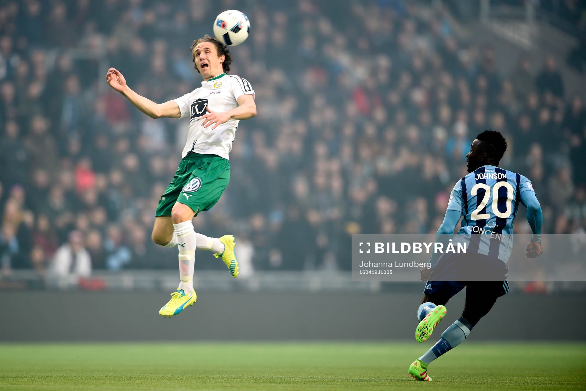 Hammarbys Fredrik Torsteinbö och Djurgårdens Sam Johnson