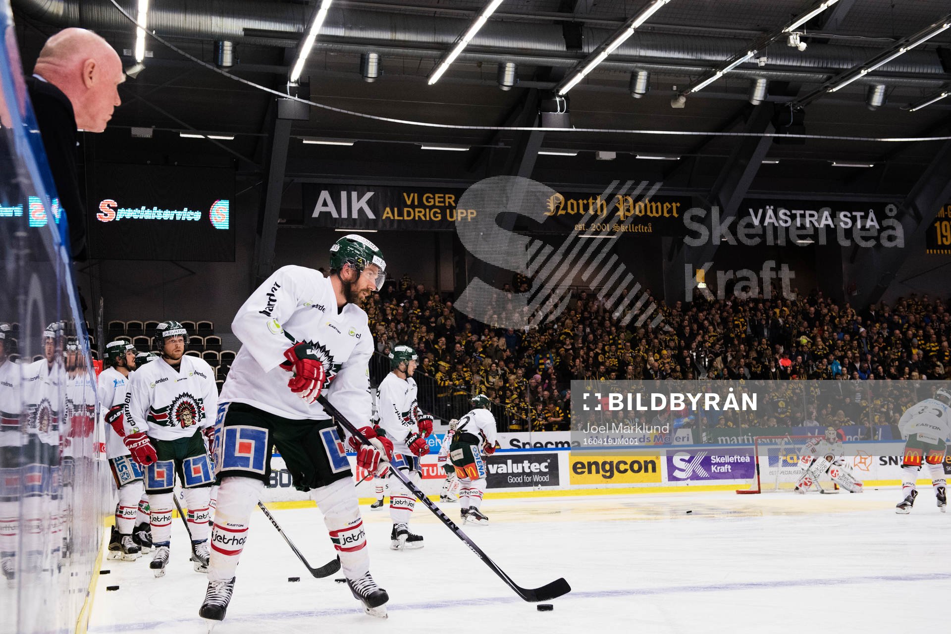 Frölundas Joel Lundqvist värmer upp