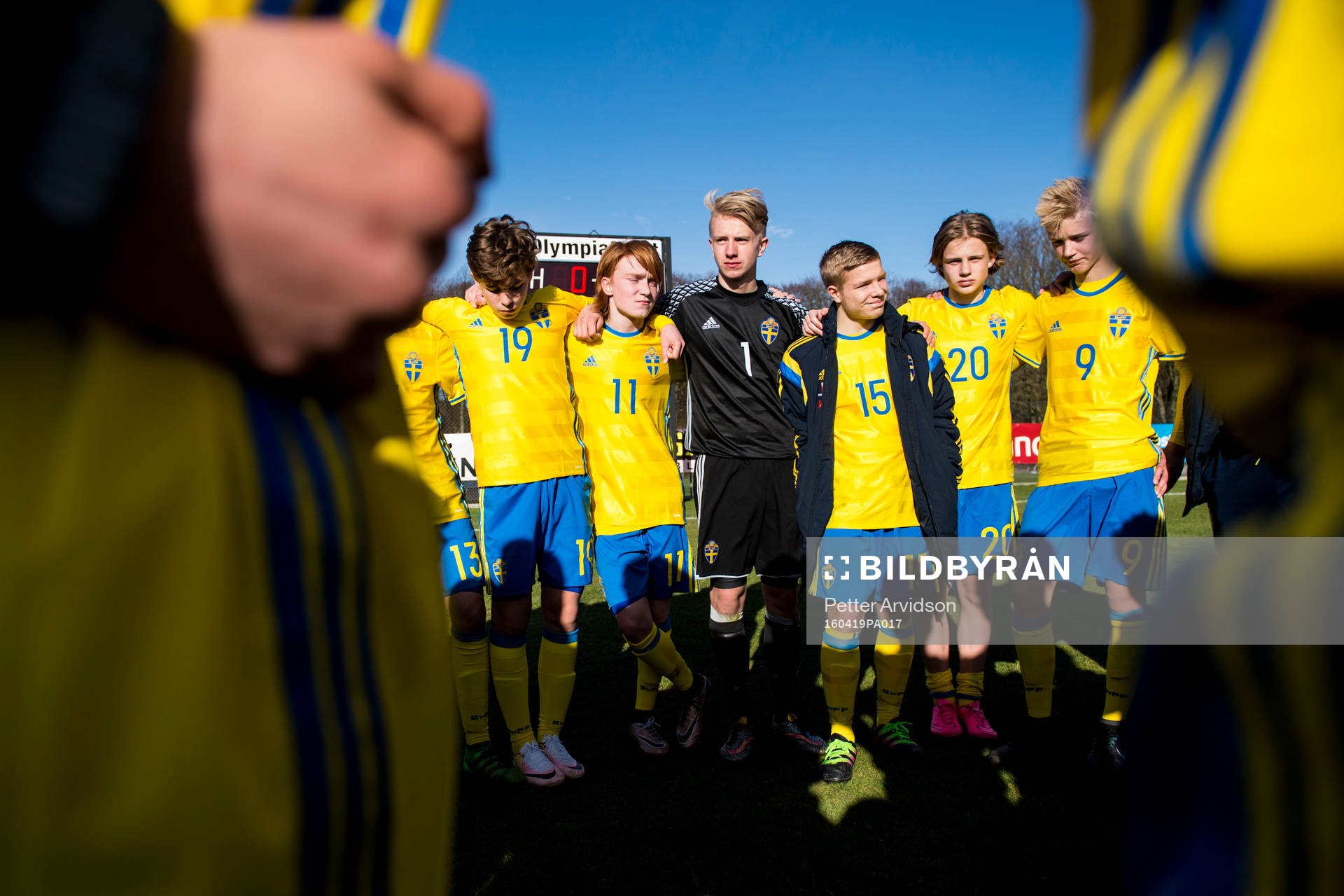 Sveriges Theodor Johansson, Vetle Larsen. målvakt Jonathan