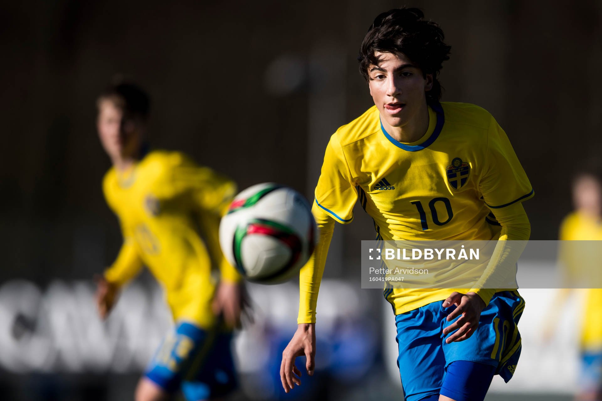 Sveriges Peter Gwargis under fotbollsmatchen mellan Sverige och Danmark den 19 april 2016 i Helsingborg.