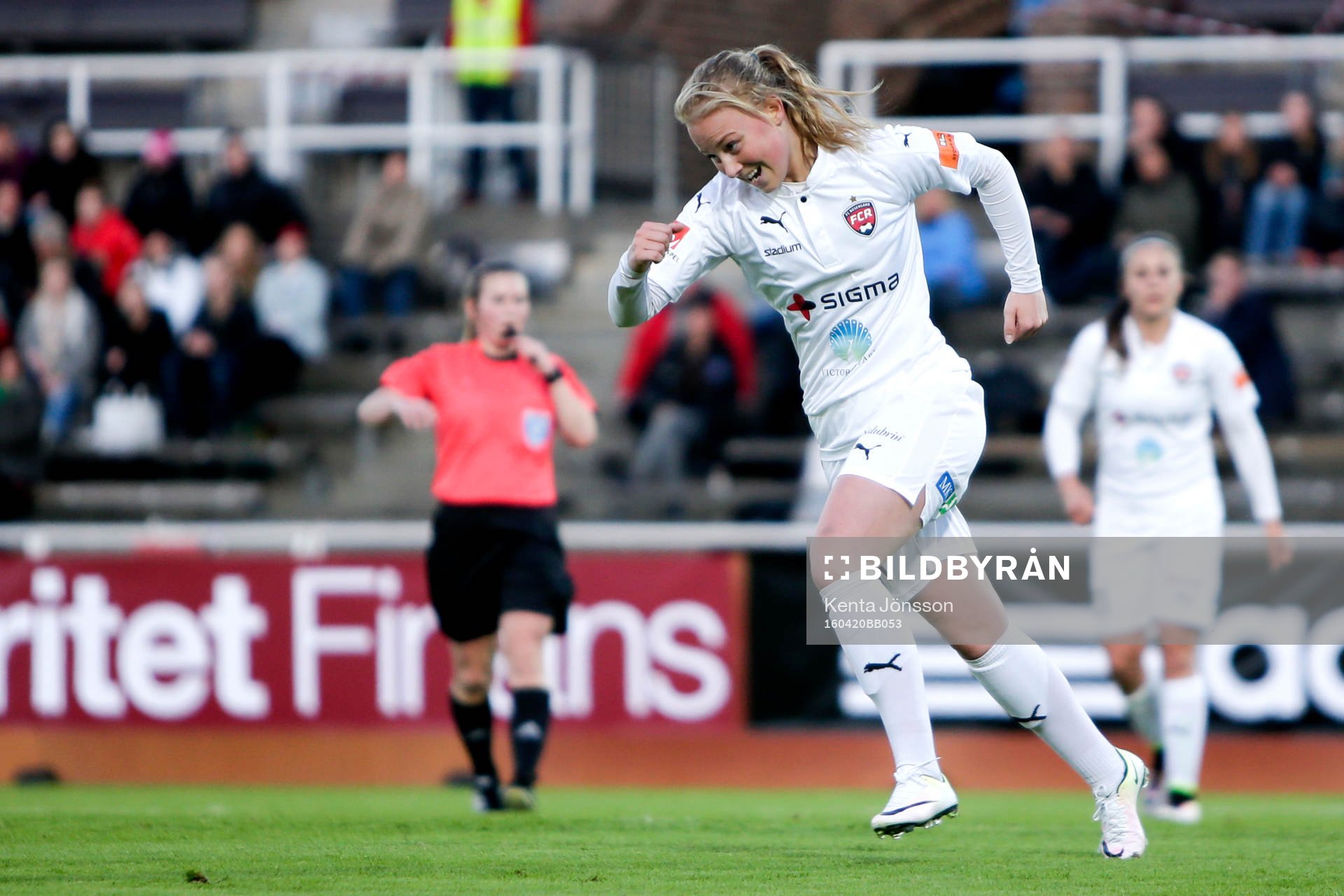 Rosengårds Ebba Wieder jublar