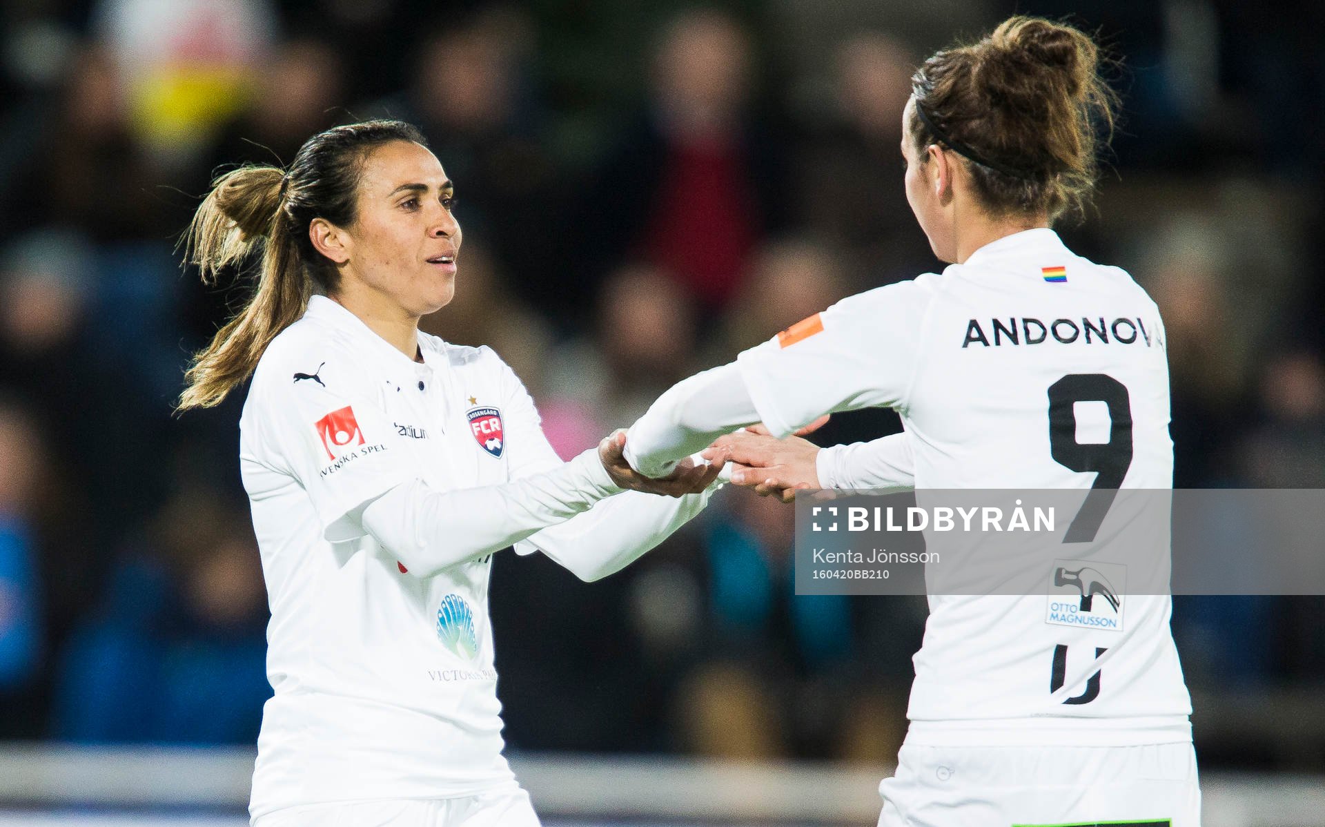 Rosengårds Marta Vieira Da Silva jublar med Natasa Andonova