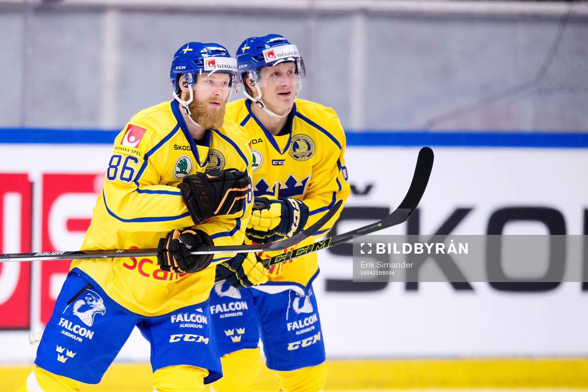 Sveriges Linus Klasen och Marcus Sörensen jublar