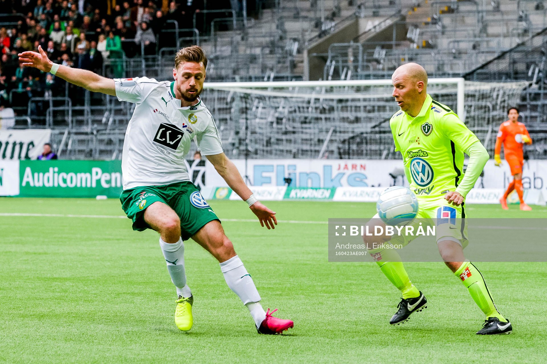 Hammarbys Arnor Smarason och Jönköpings Viktor Rönneklev