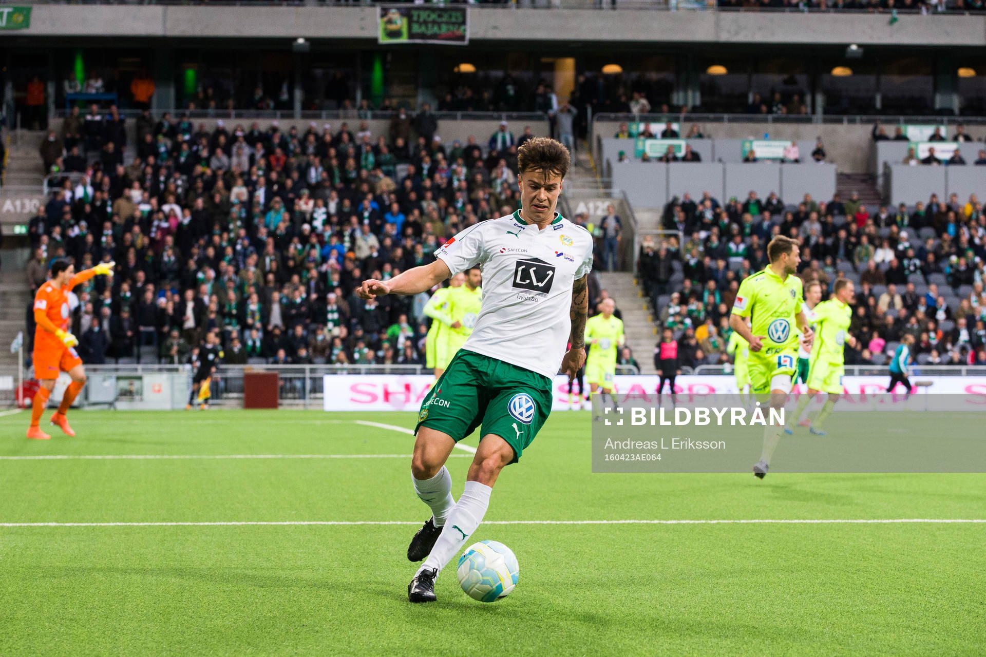 Hammarbys Melker Hallberg med bollen