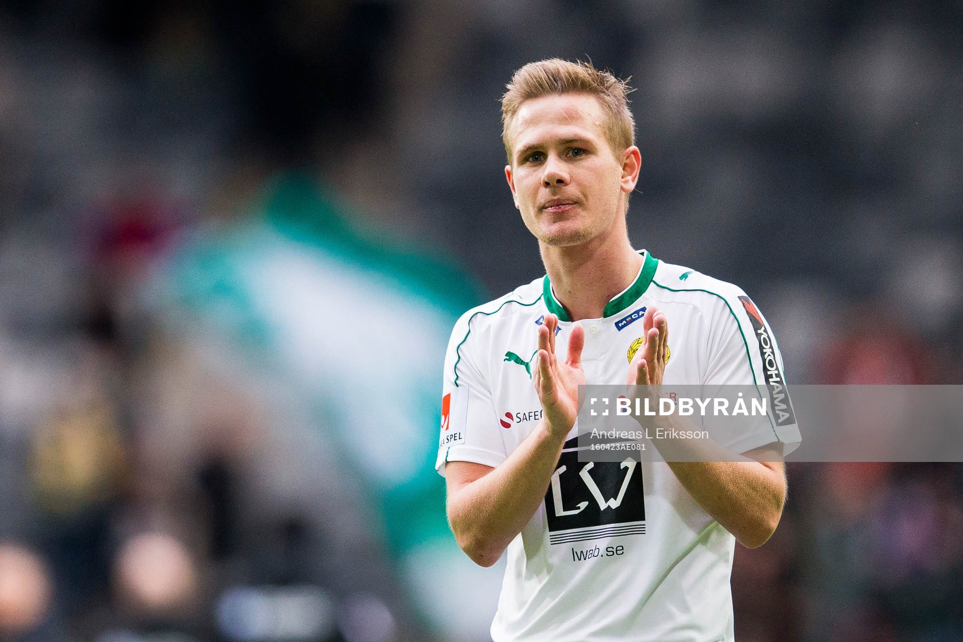 Hammarbys Erik Israelsson tackar publiken