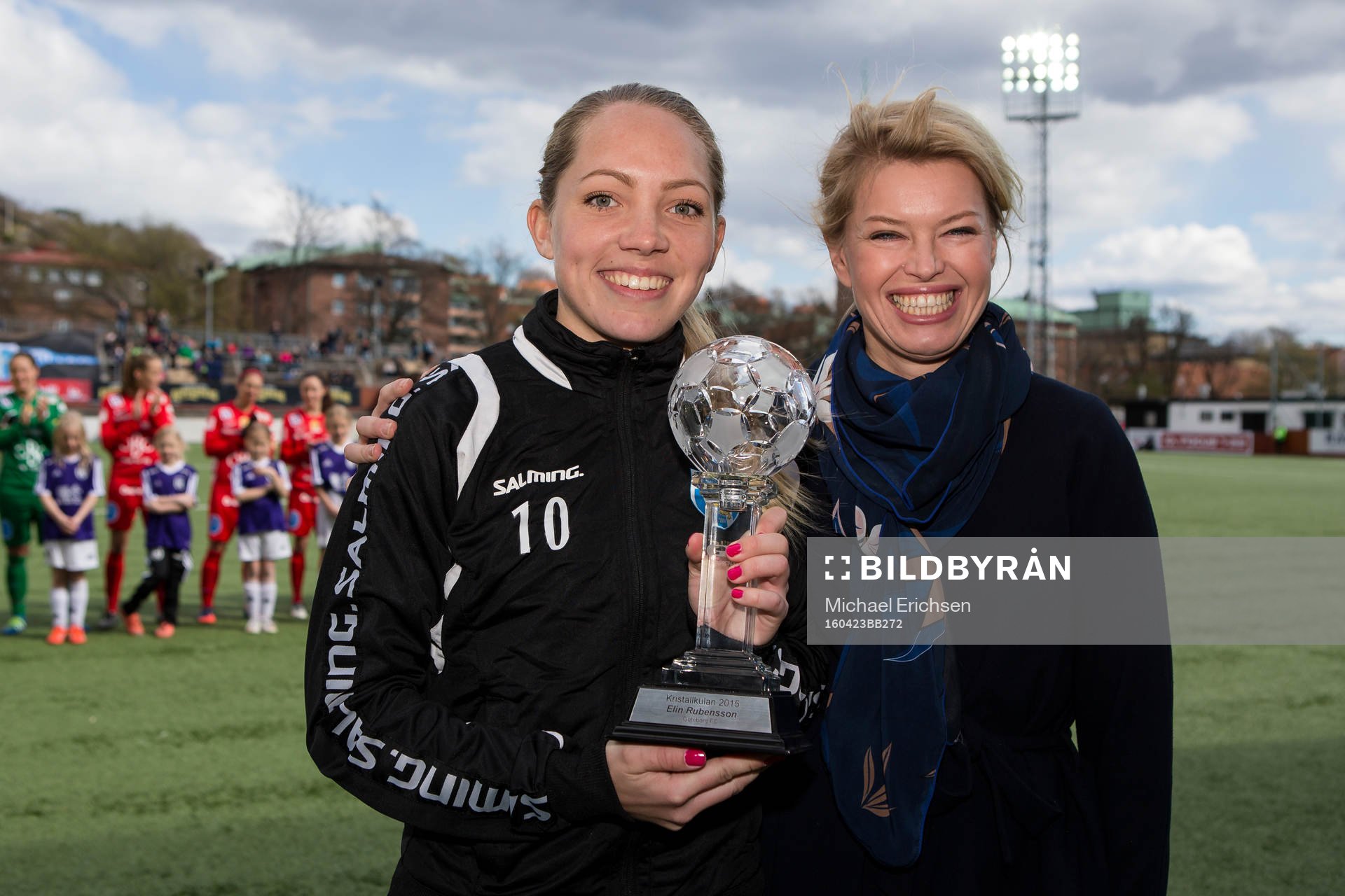 s pris Kristallkulan 2015 av chefredaktör Sofia Dahlström