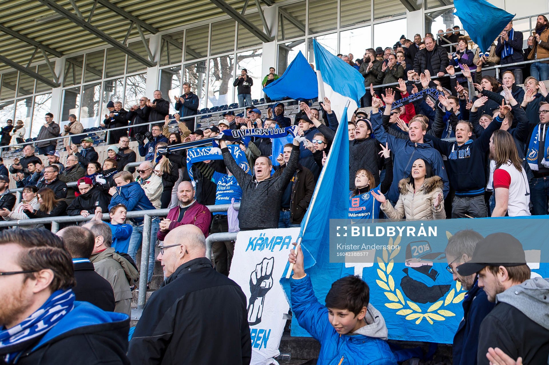 Halmstads supportrar jublar