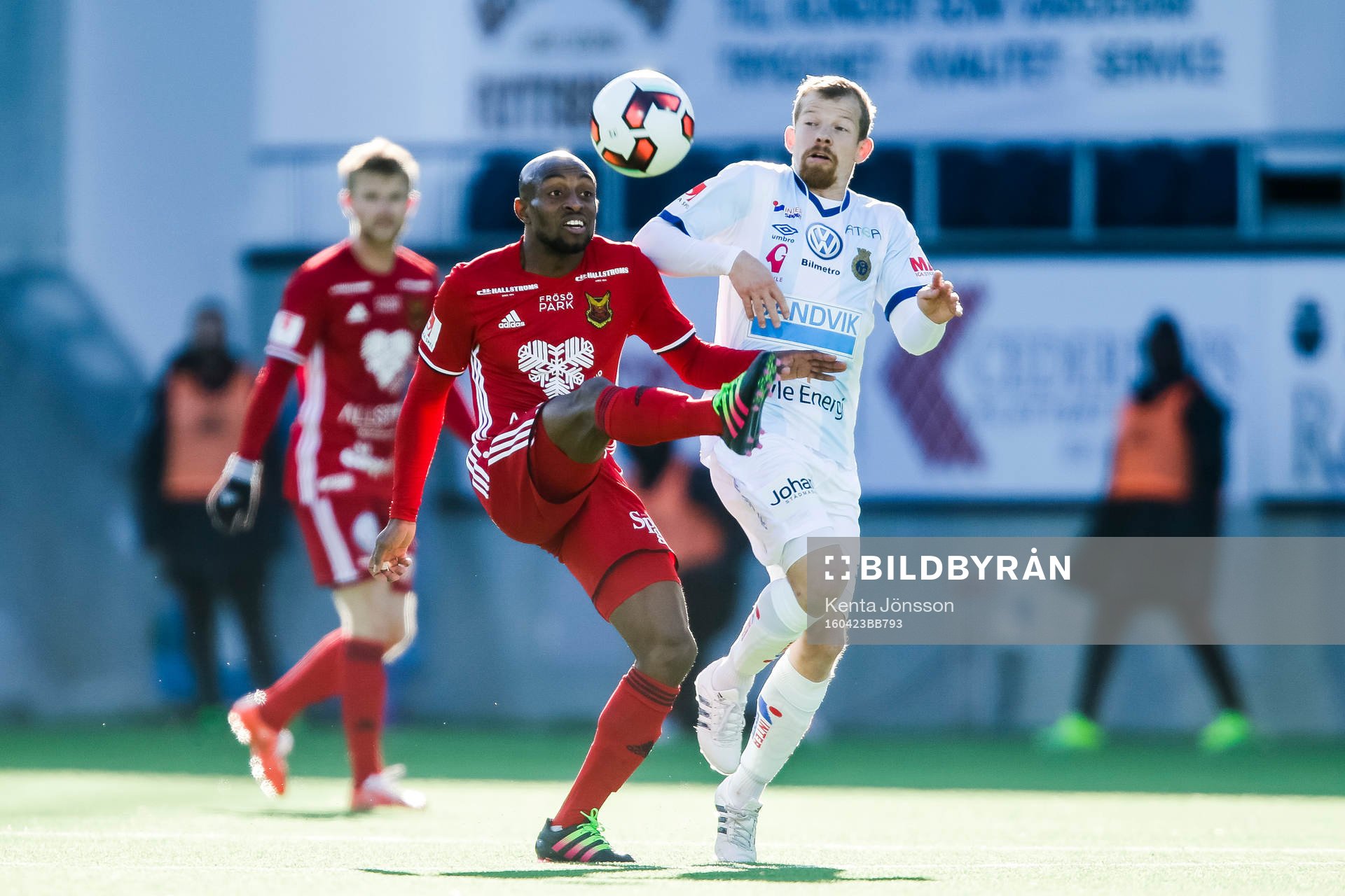 Östersunds Fouad Bachirou och Gefles Johan Bertilsson