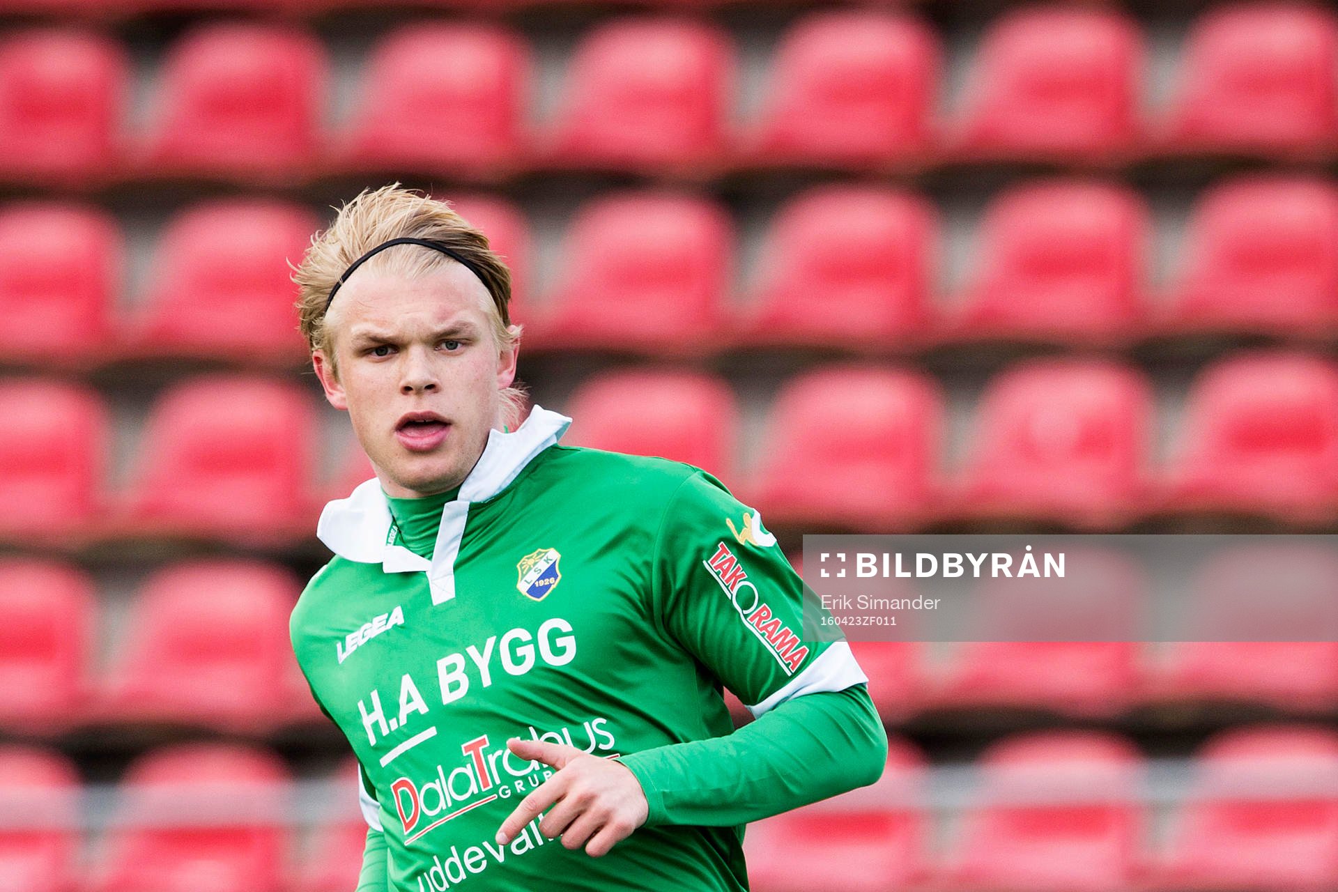 Ljungskiles Linus Tornblad under fotbollsmatchen i Superettan mellan AFC United och Ljungskile den 23 april i Stockholm.