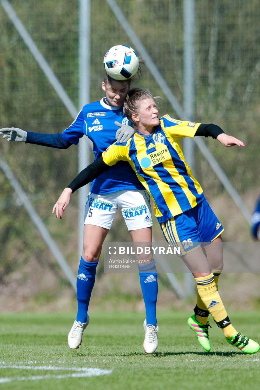 Eskilsminnes Caroline Kristensen och Stattenas Dafina