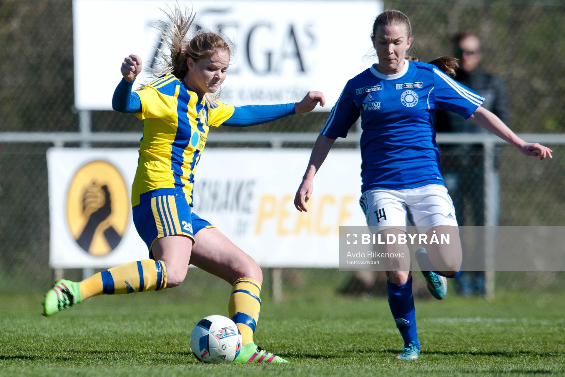 Eskilsminnes Josefine Norberg skjuter