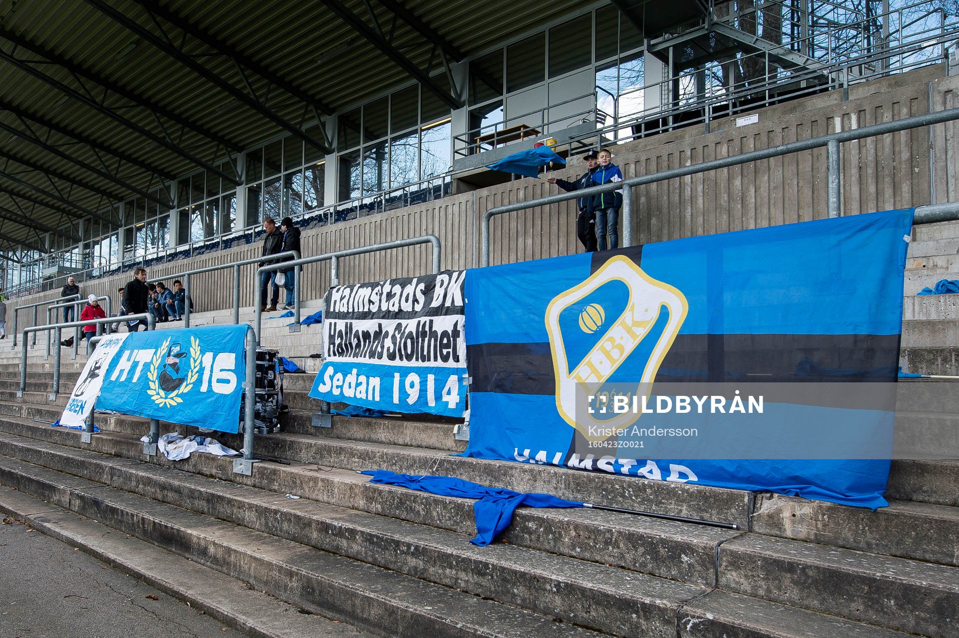 Örjans Vall i väntan på fotbollsmatchen i Superettan