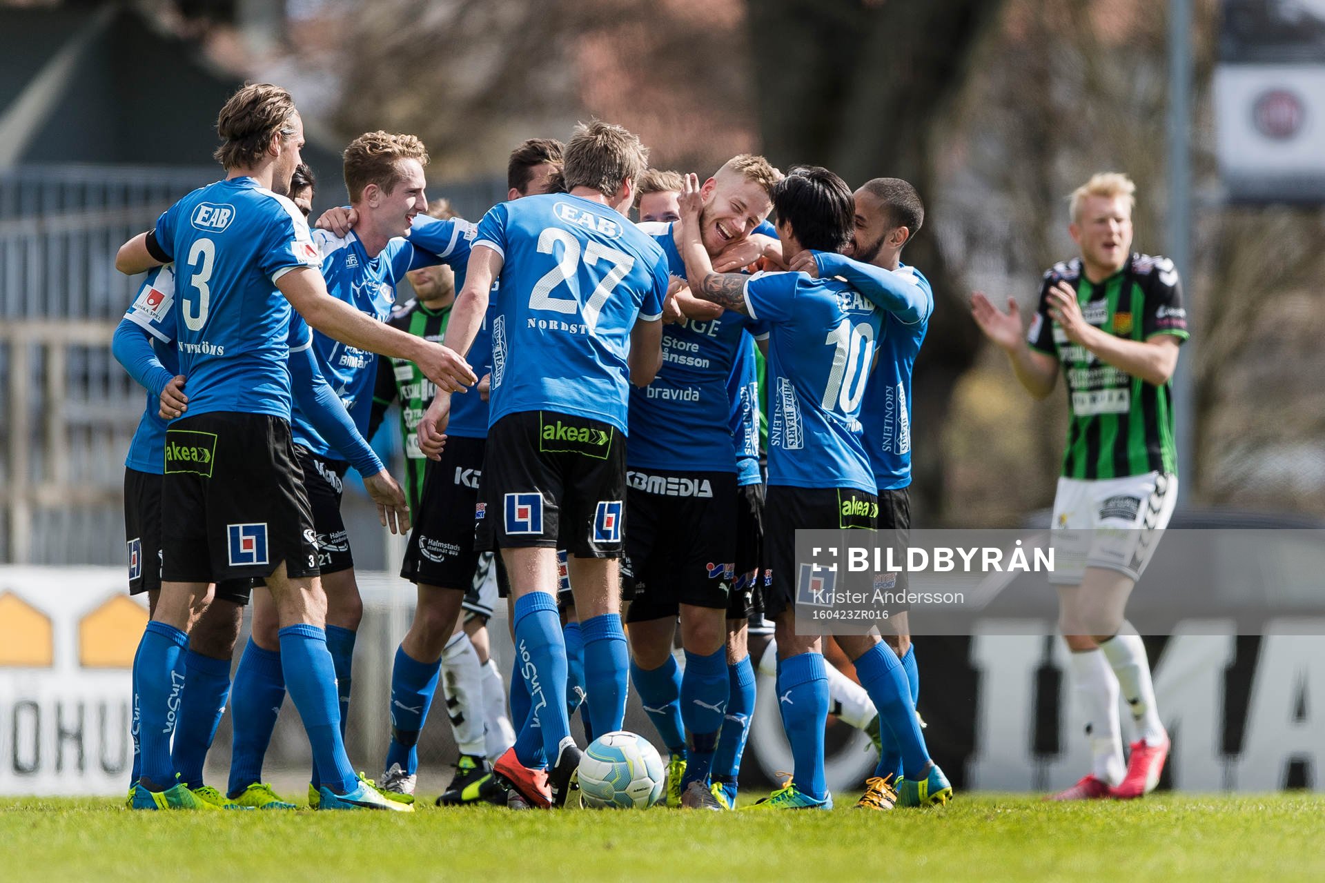 Halmstads Alexander Ruud Tveter har gjort 1-0 på frispark