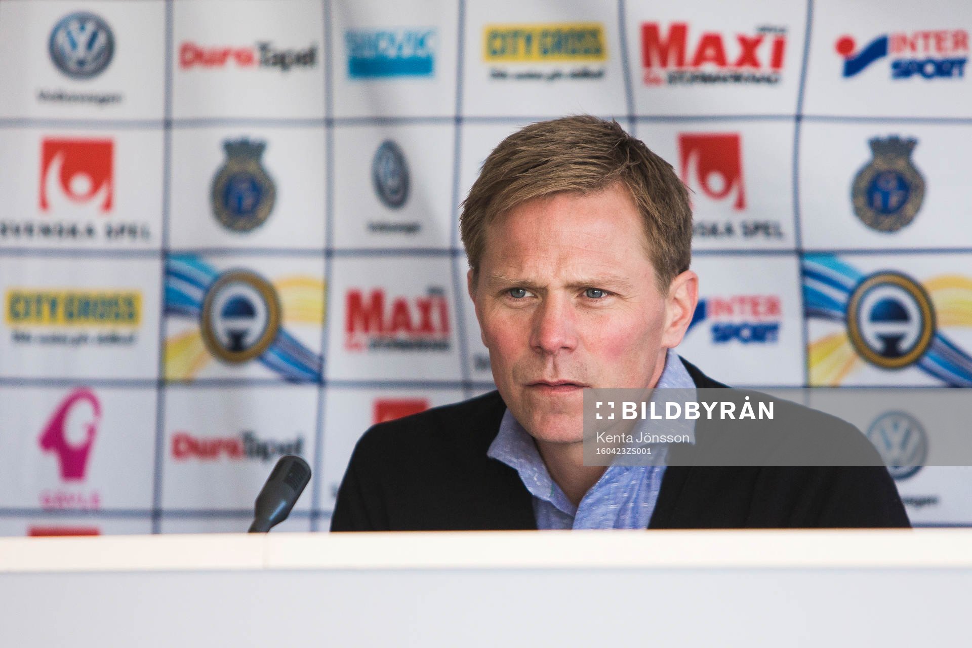 Gefles tränare Roger Sandberg under presskonferensen efter fotbollsmatchen i Allsvenskan mellan Gefle och Östersund den 23 April 2016 i Gävle.