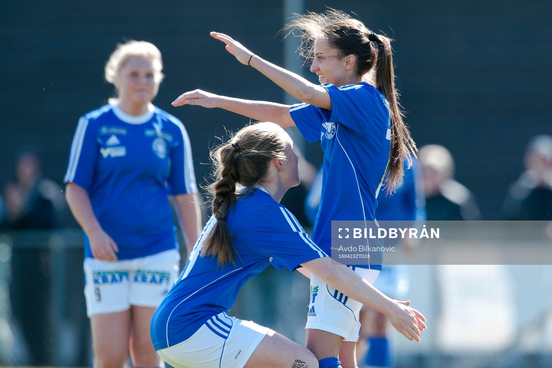 Stattenas Merima Alibasic jublar under fotbollsmatchen i Div 1 Södra Götaland damer mellan Eskilsminne DIF och Stattena den 23 april 2016 i Helsingborg.