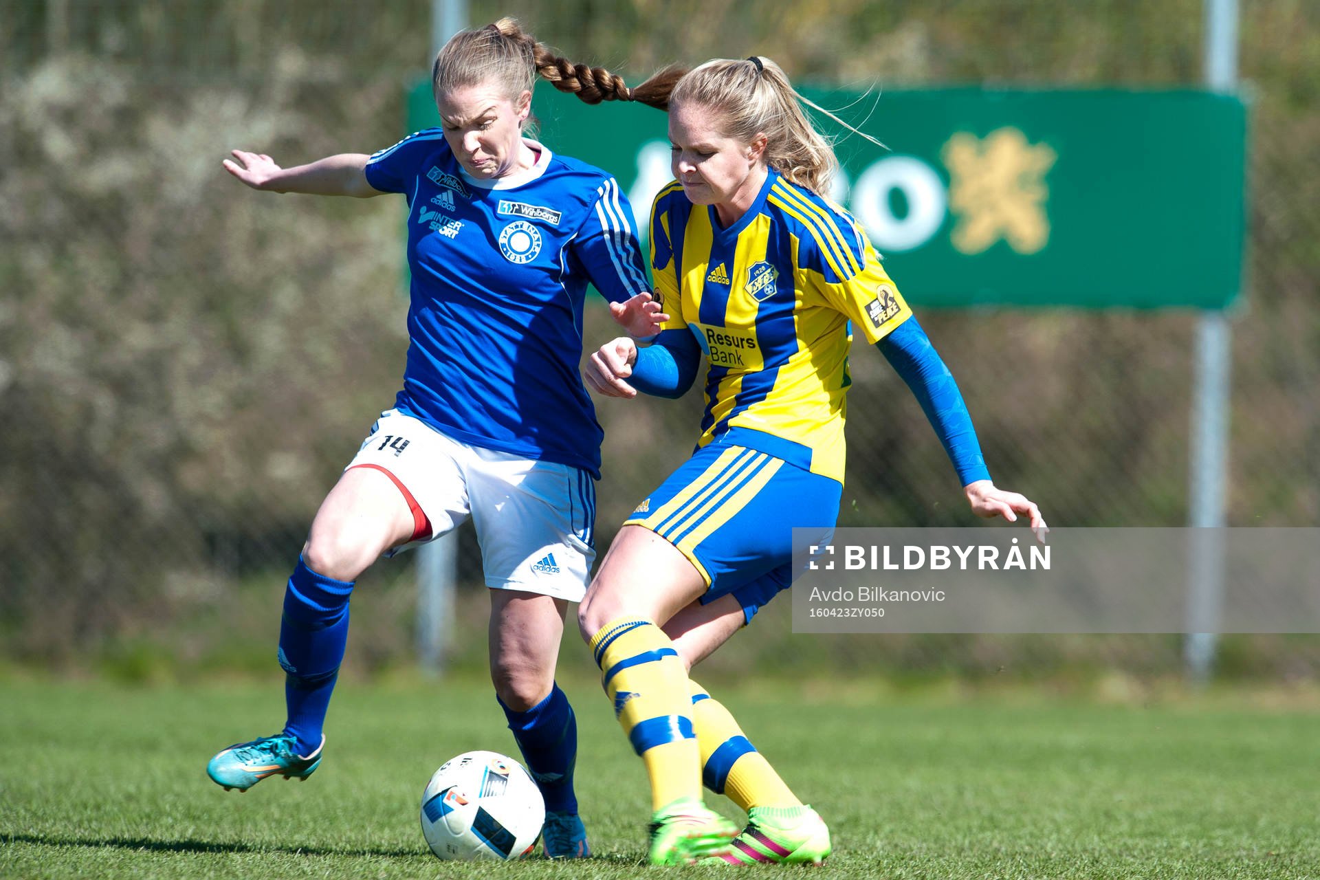 Eskilsminnes Caroline Kristensen och Stattenas  Emma Krantz