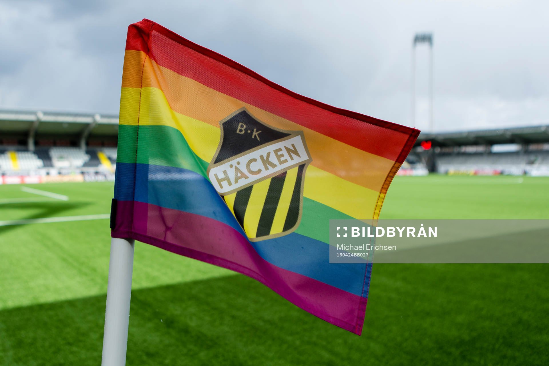 En hörnflagga inne på Bravida Arena innan fotbollsmatchen