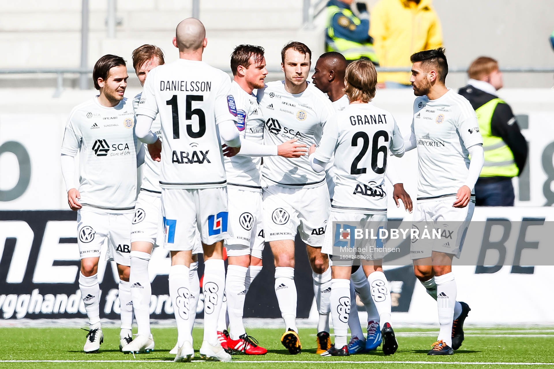 Sundsvalls spelare jublar