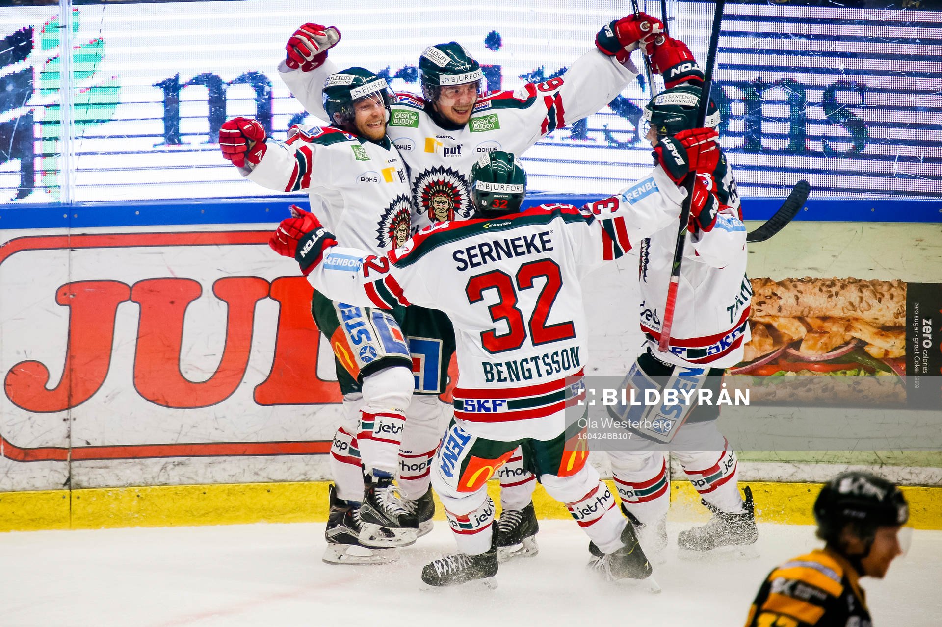 Frölundas Artturi Lehkonen jublar