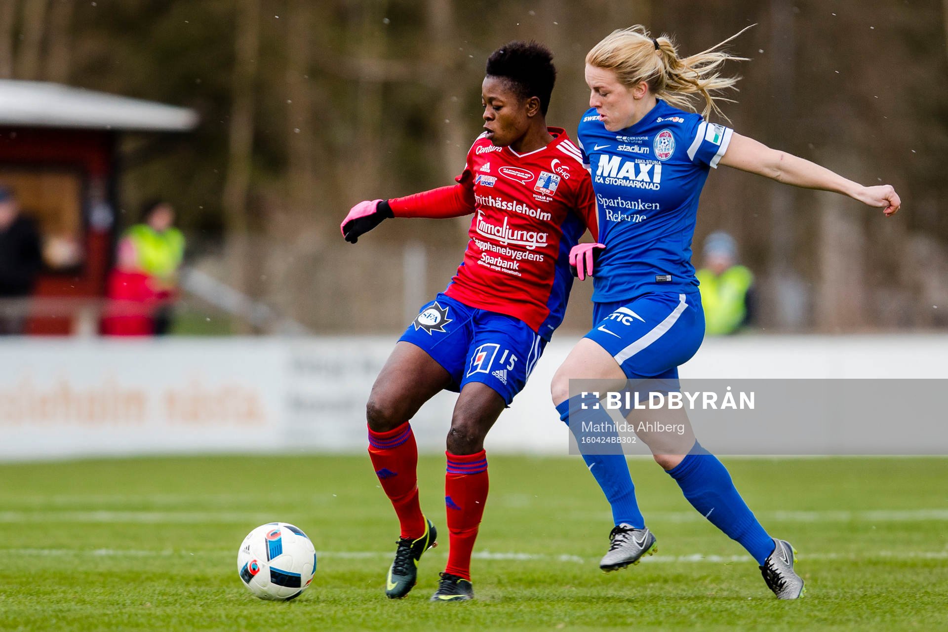 Vittsjös Josephine Chukwunonye och Eskilstunas Mimmi