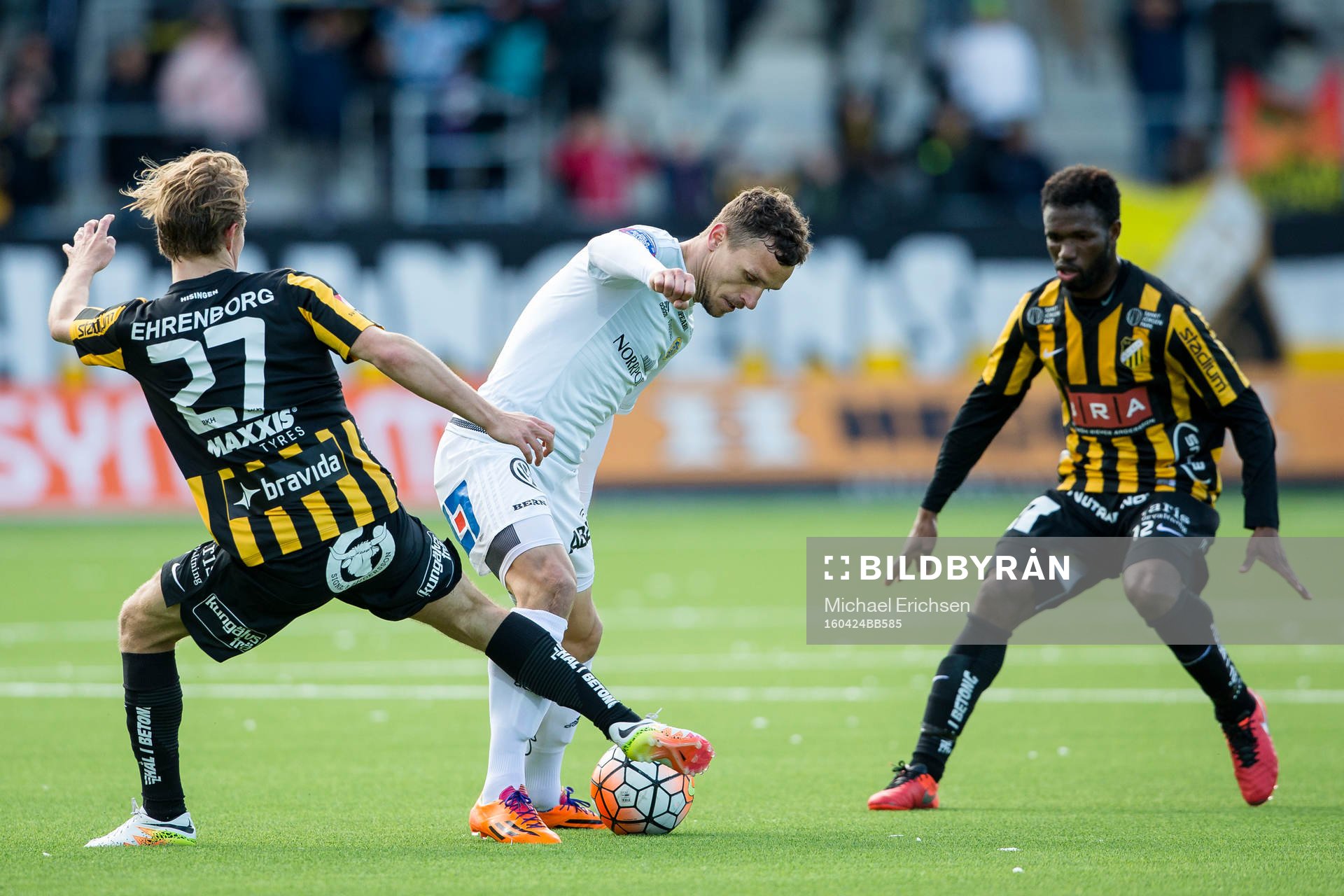 Sundsvalls Shaeptim Hasani mot Häckens Joel Andersson och