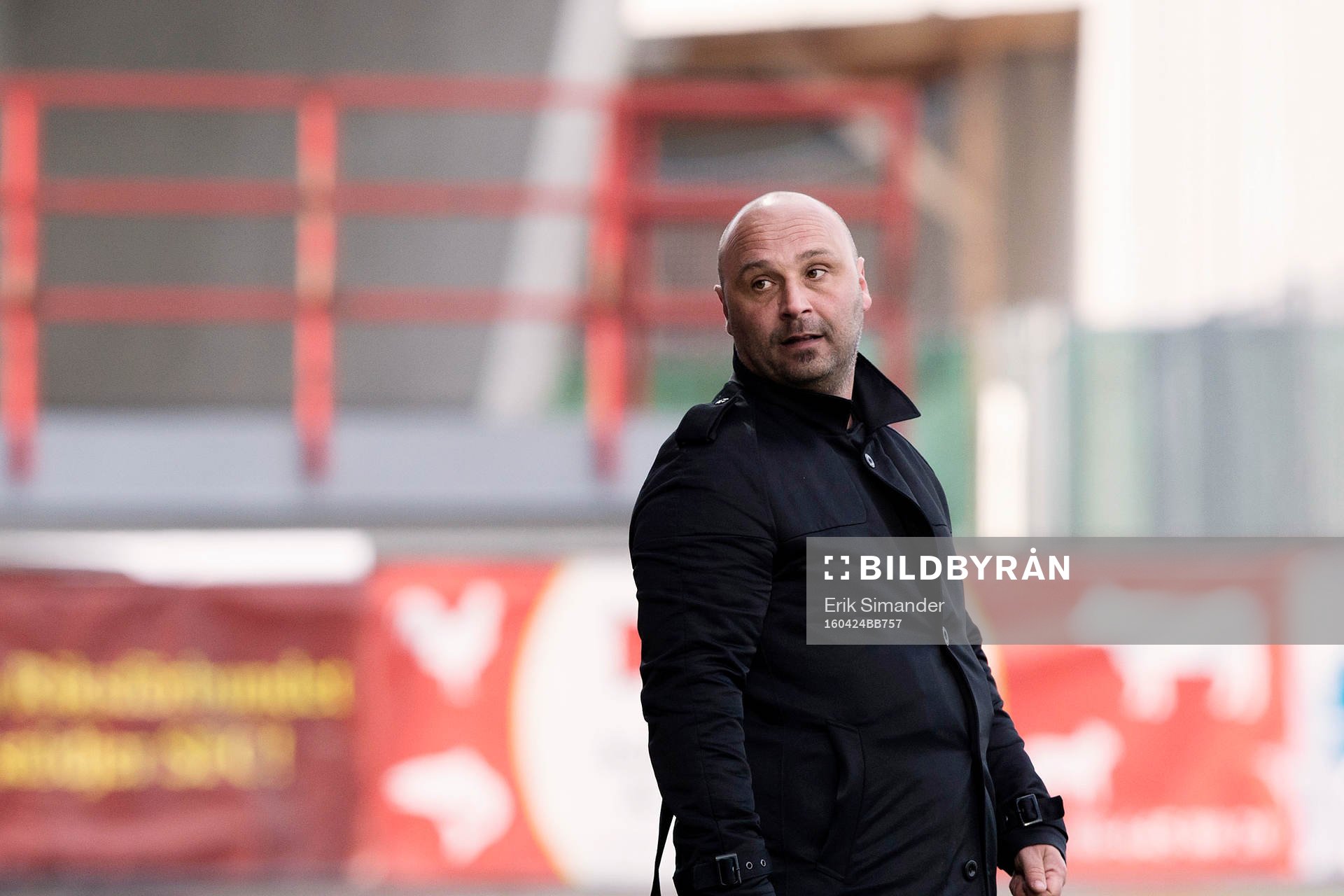 Syrianskas tränare Bosko Orovic under fotbollsmatchen i Superettan mellan Syrianska och Varberg den 24 april i Södertälje.