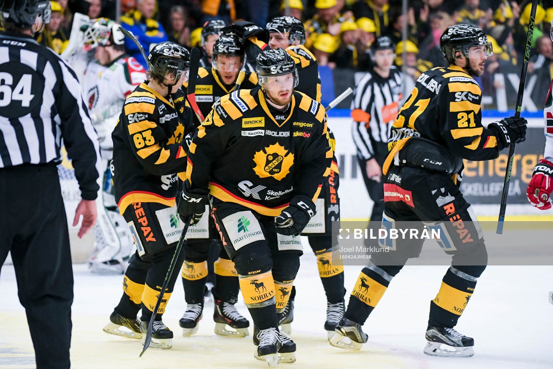 Skellefteås Martin Lundberg jublar