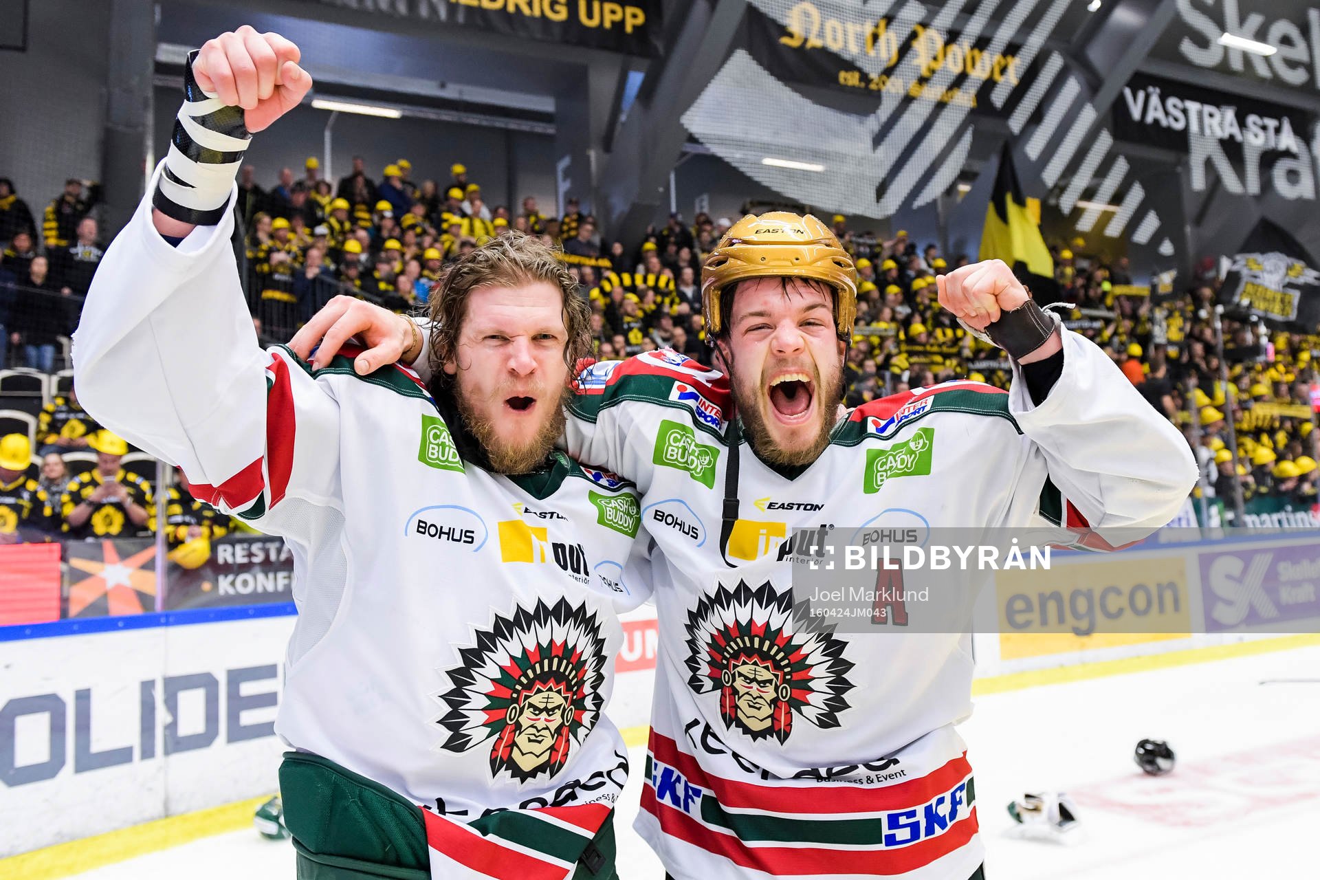 Frölundas Anton Axelsson och Oscar Fantenberg  jublar