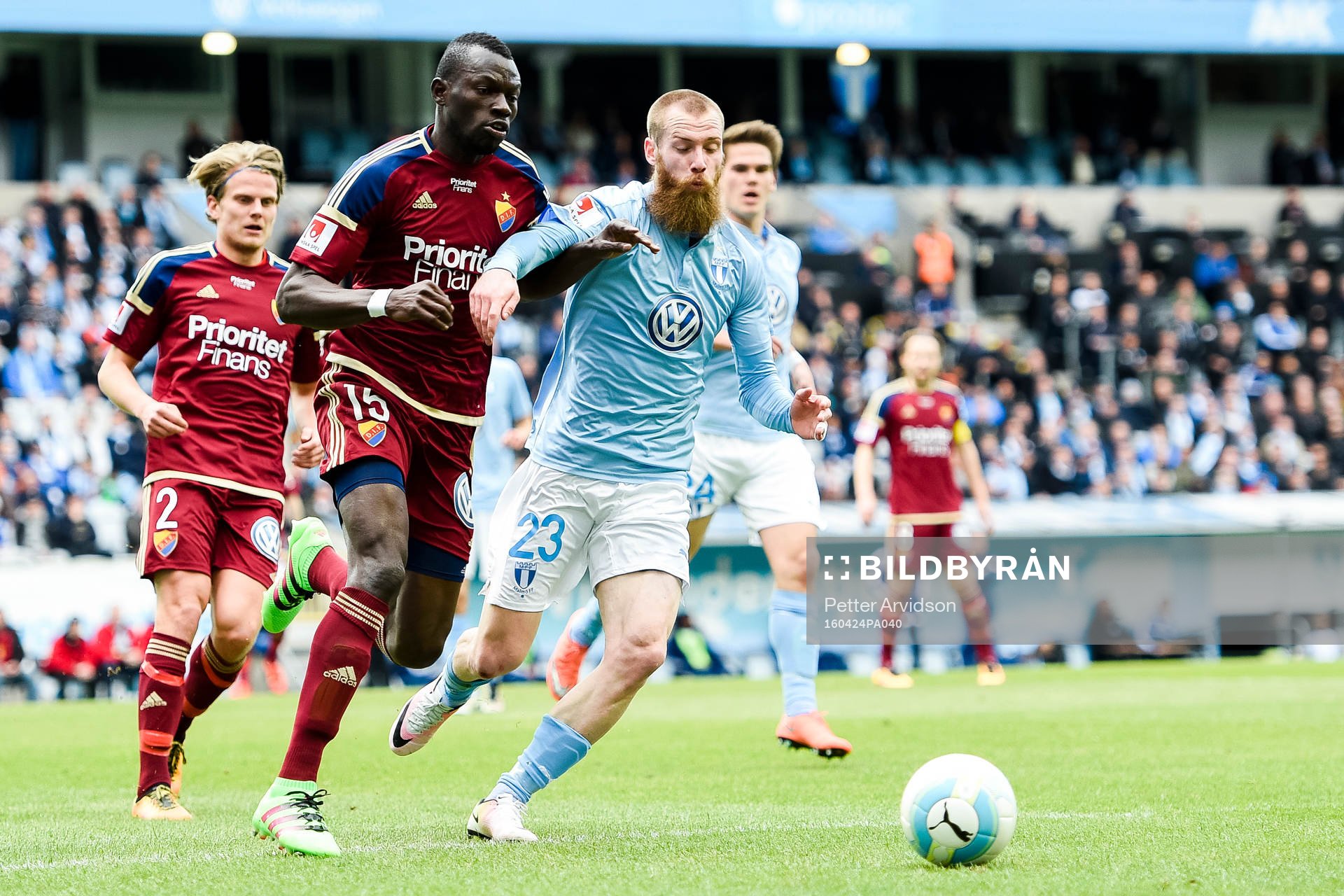 Djurgårdens Omar Colley och Malmö FFs Jo Inge Berget