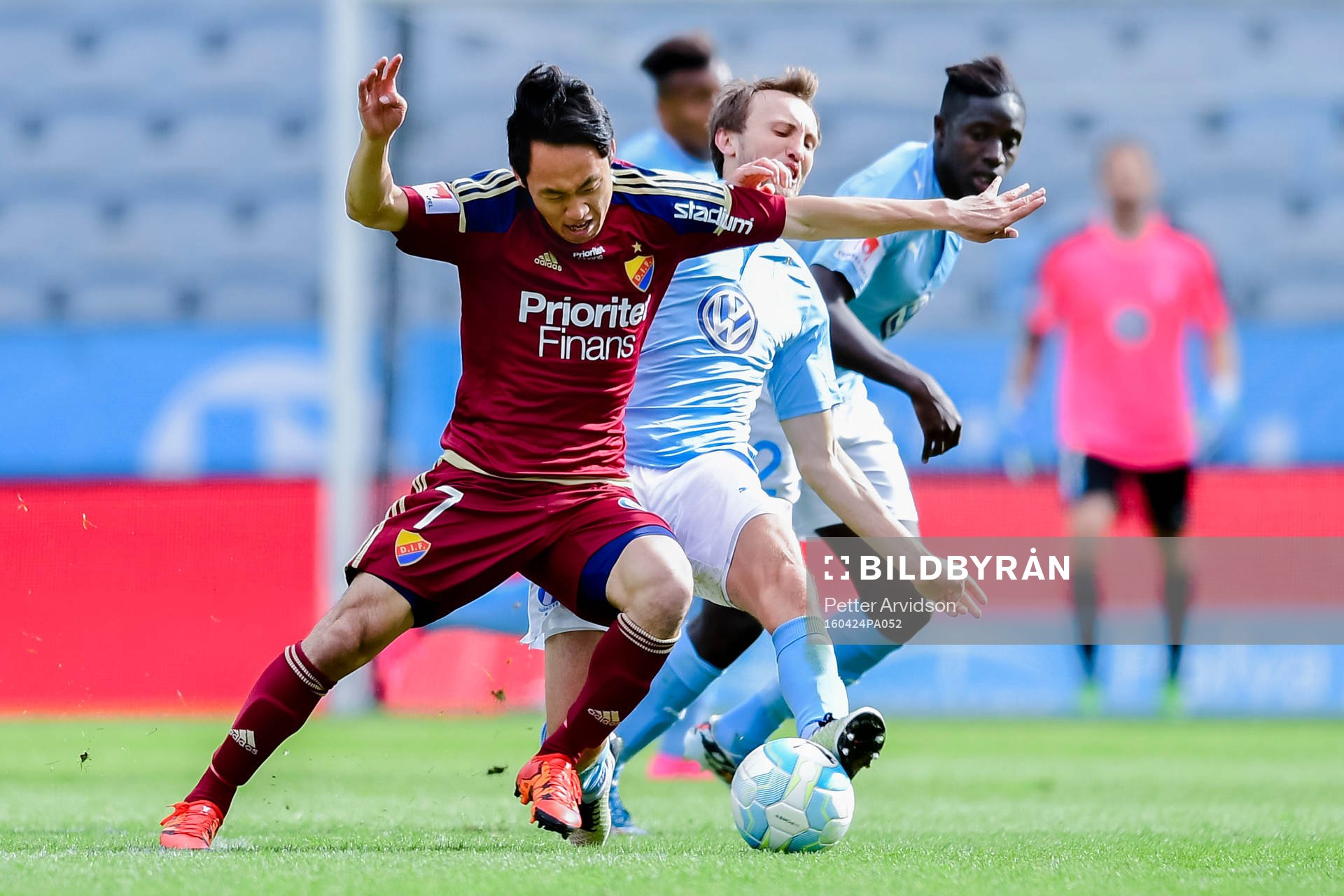 Djurgårdens Seon-Min Moon och Malmö FFs Magnus Wolff
