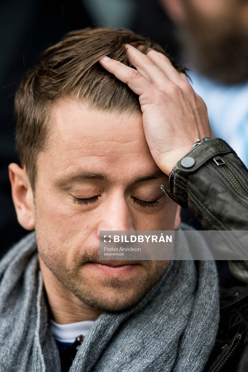 Malmö FFs Kari Arnason deppar på läktaren