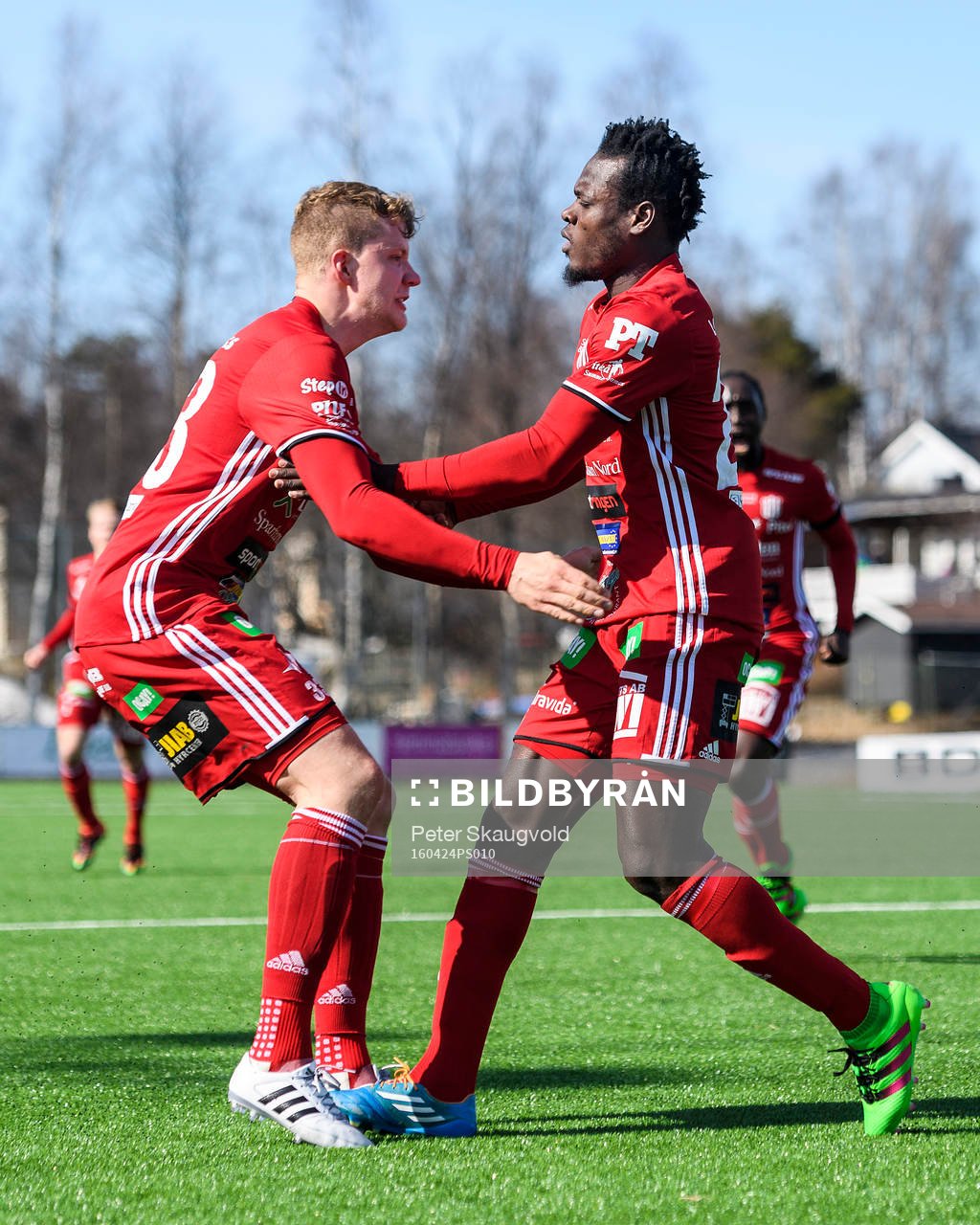 Piteå IF:s Robert Hammarstedt jublar tillsammas med Piteå IF:s Tetteh Komey efter Piteå IF:s 1-1 mål under fotbollsmatchen i division 1 norra mellan Piteå och Akropolis den 24 april 2016 i Piteå.