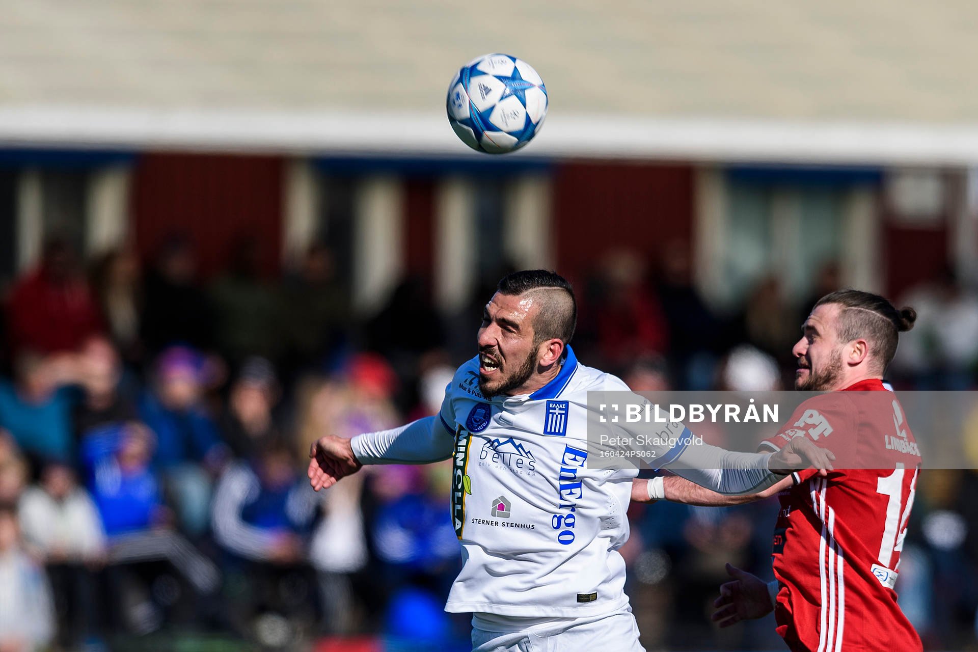 Akropolis Pavlos Mitropoulos i nickduell med Piteå IF:s Robert Clark under fotbollsmatchen i division 1 norra mellan Piteå och Akropolis den 24 april 2016 i Piteå.