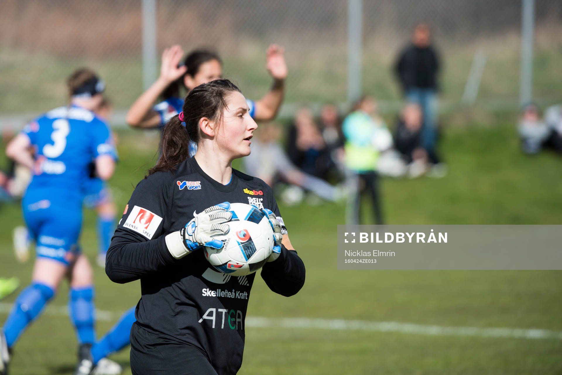 Sunnanås målvakt Lovisa Koss  fotbollsmatchen i Elitettan