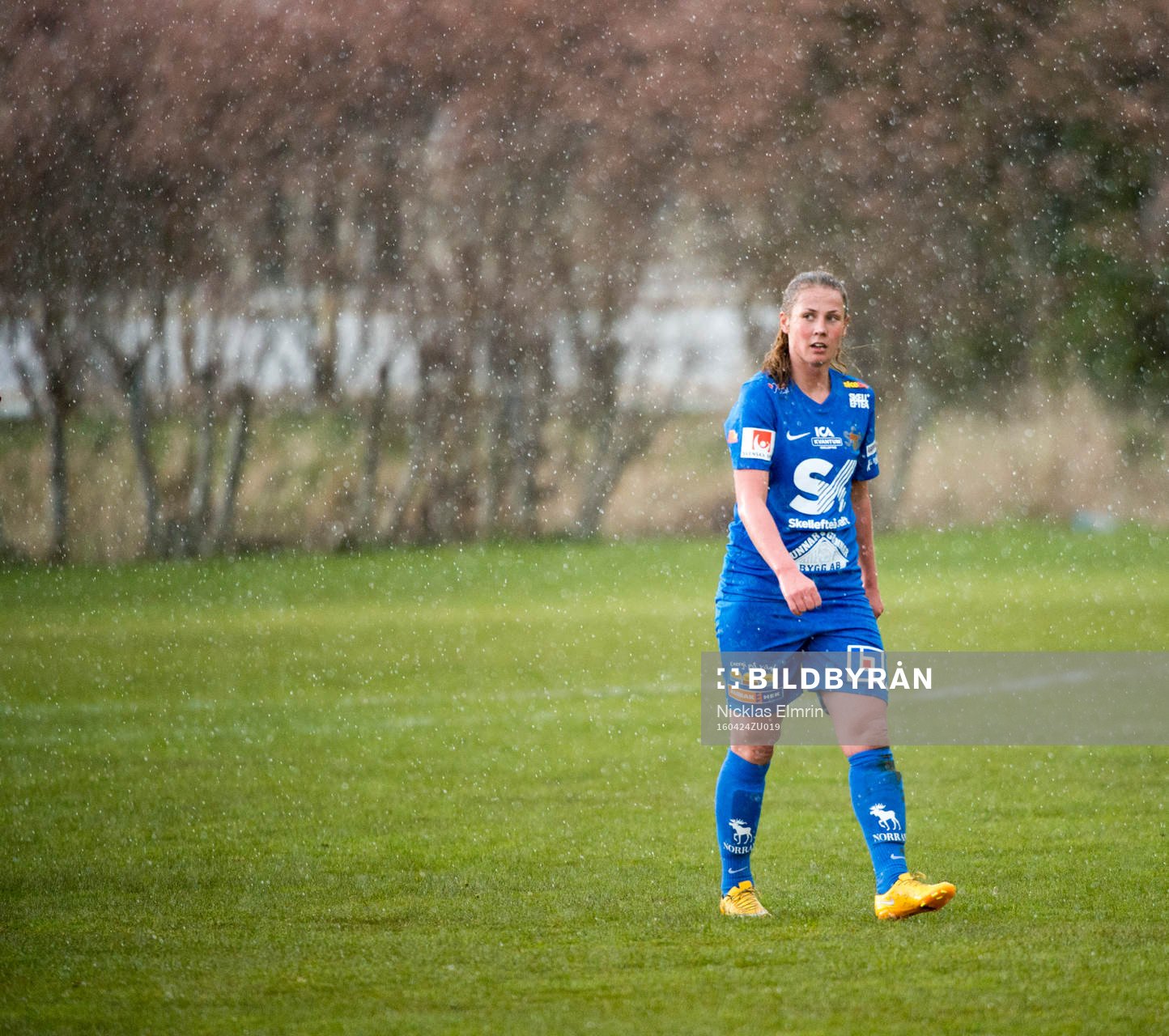 Sunnanås Olivia Holm fotbollsmatchen i Elitettan mellan Hovås Billdal och Sunnanå den 24 april 2016 i Hovås.