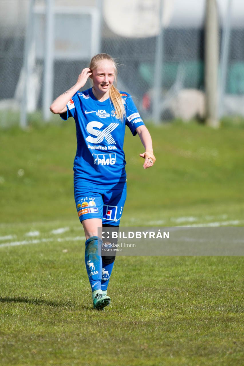 Sunnanås Jessica Sikström  fotbollsmatchen i Elitettan