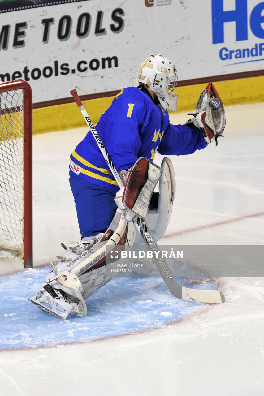 Sveriges målvakt Filip Gustavsson