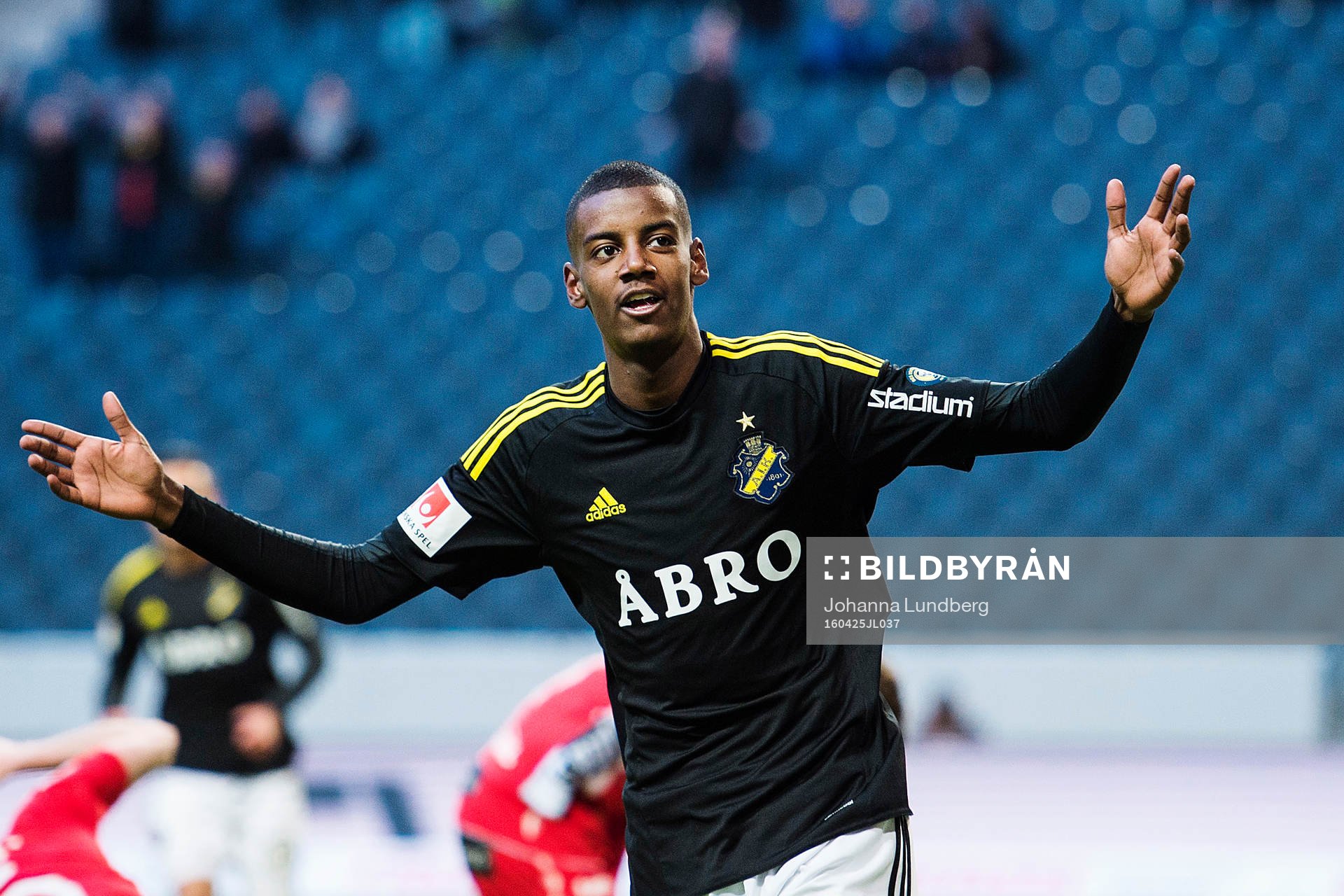 s Alexander Isak jublar
