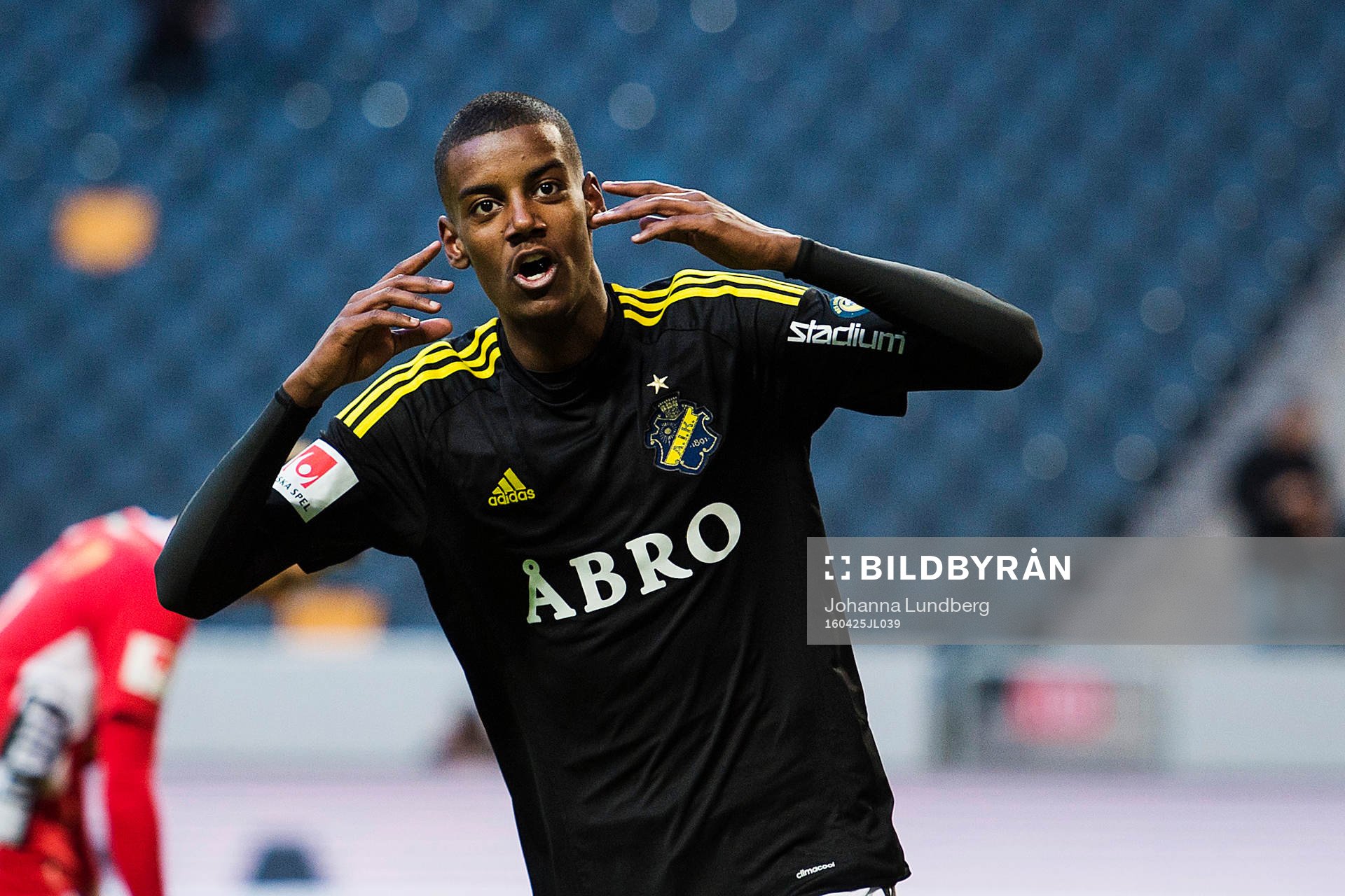 s Alexander Isak jublar
