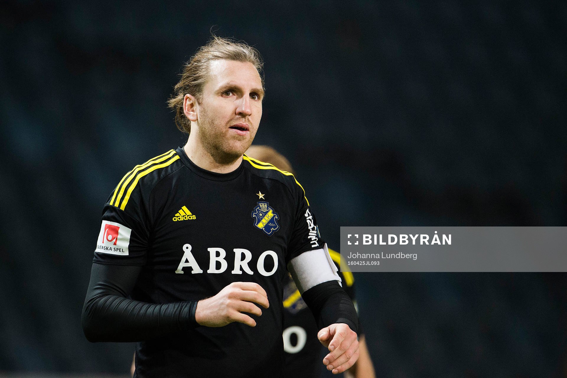 AIK:s Nils-Eric Johansson under fotbollsmatchen i Allsvenskan mellan AIK och Elfsborg den 25 april 2016 i Stockholm. 