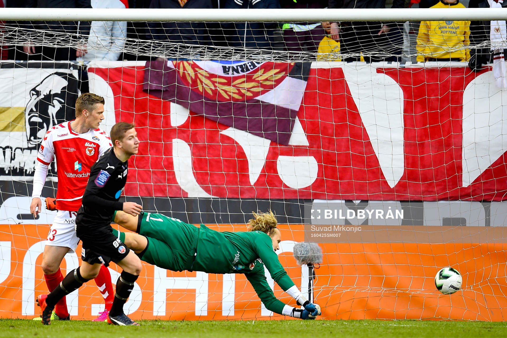 Helsingborgs Darijan Bojanić gör 1-1 bakom Kalmars