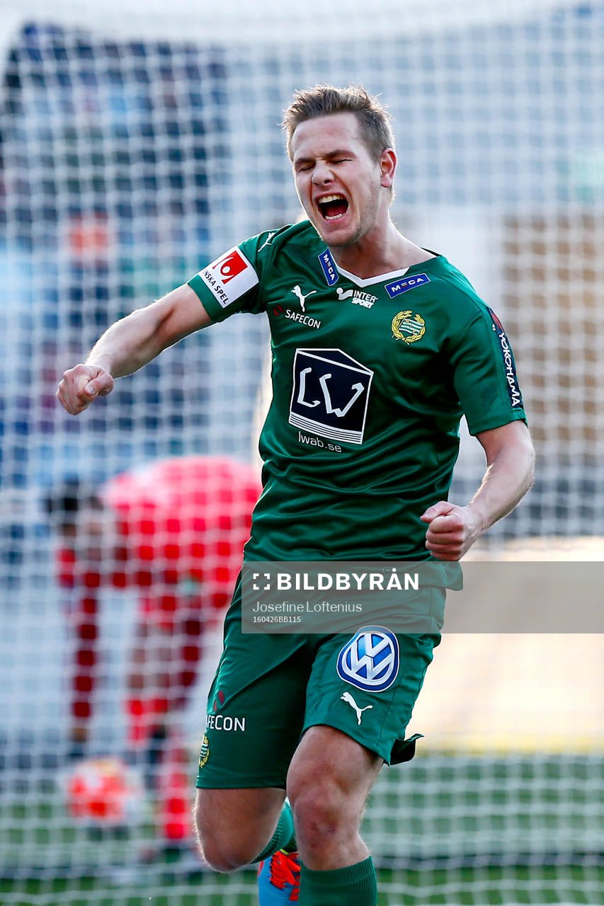 Hammarbys Erik Israelsson jublar