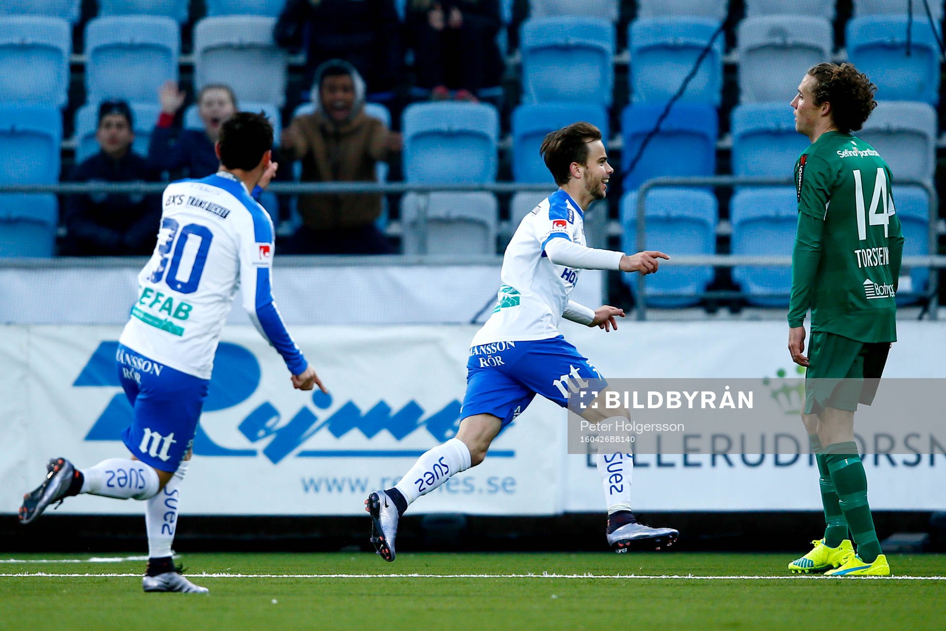 Norrköpings Nikola Tkalcic och Andreas Blomqvist jublar