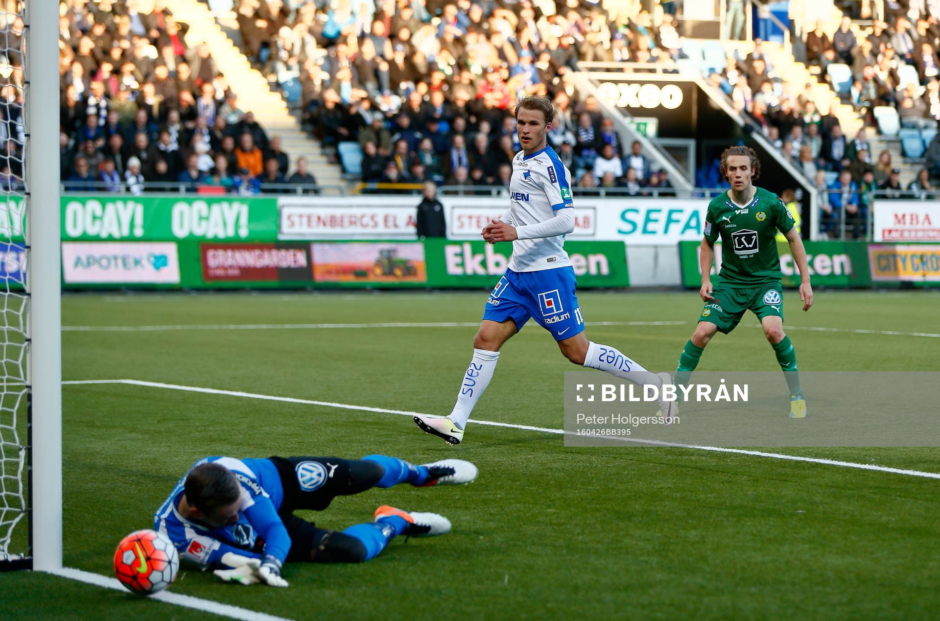 Målchans för Norrköpings Sebastian Andersson under fotbollsmatchen i Allsvenskan mellan Norrköping och Hammarby den 26 april 2016 i Norrköping.