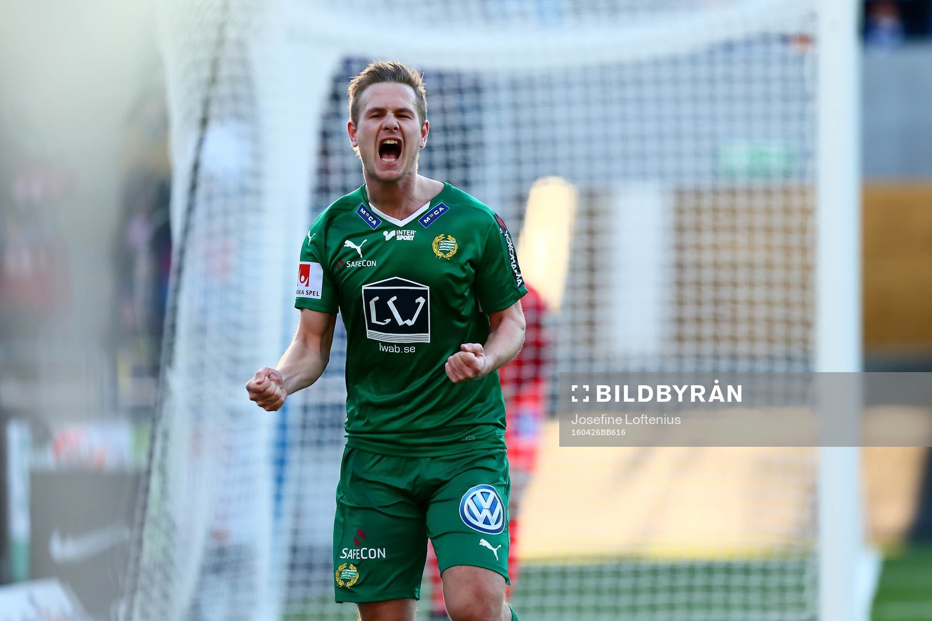 Hammarbys Erik Israelsson jublar