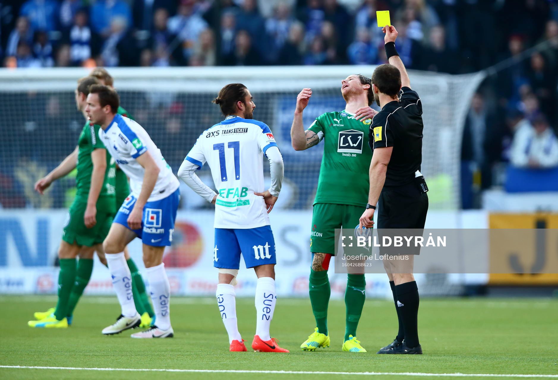 Hammarbys Philip Haglund  får gult kort