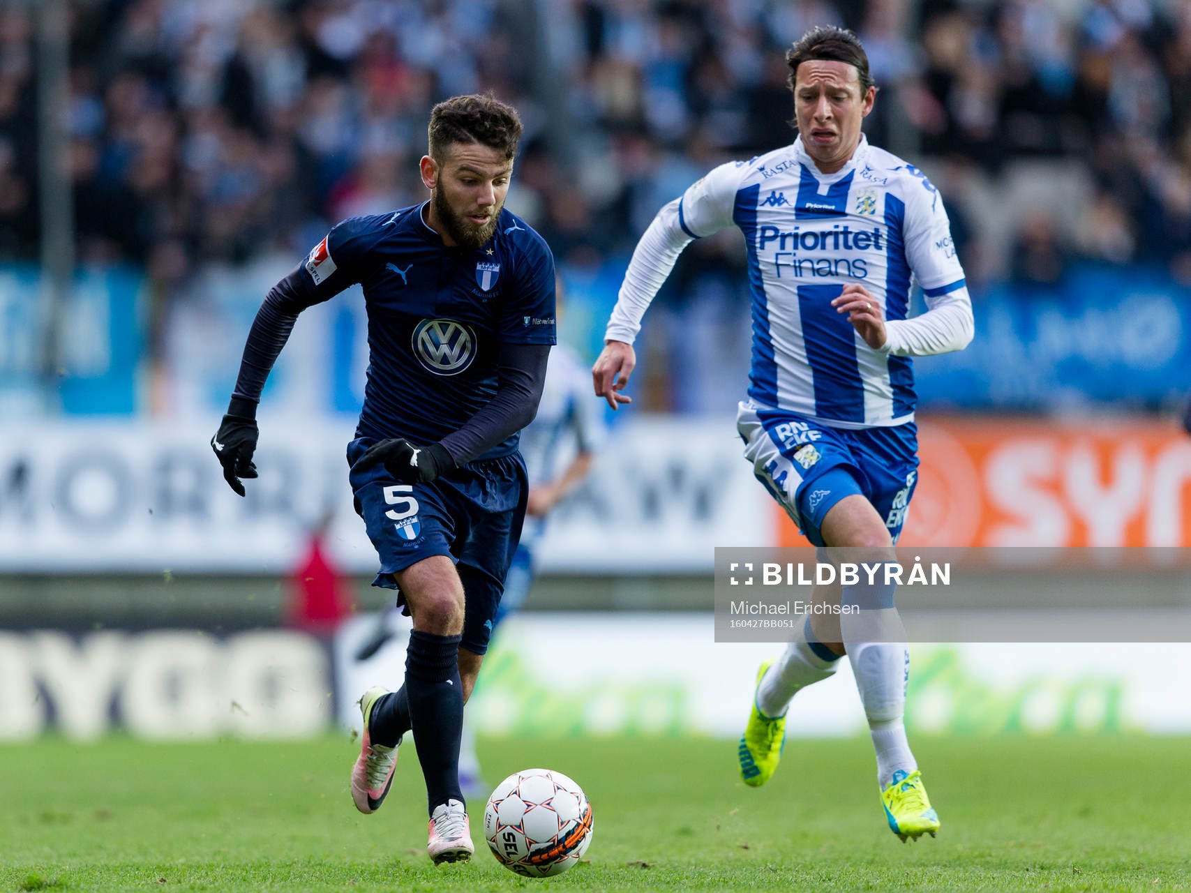 Malmö FFs Erdal Rakip före IFK Göteborgs Martin Smedberg